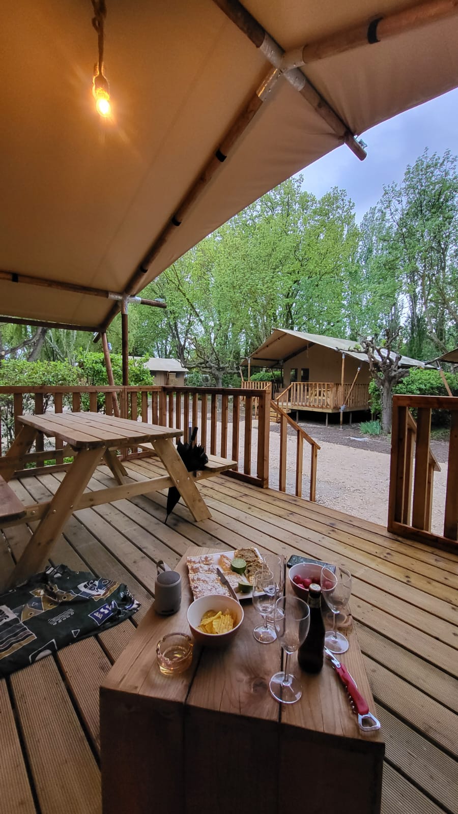 Lodge Safari : une expérience immersive en pleine nature à Avignon — chambre