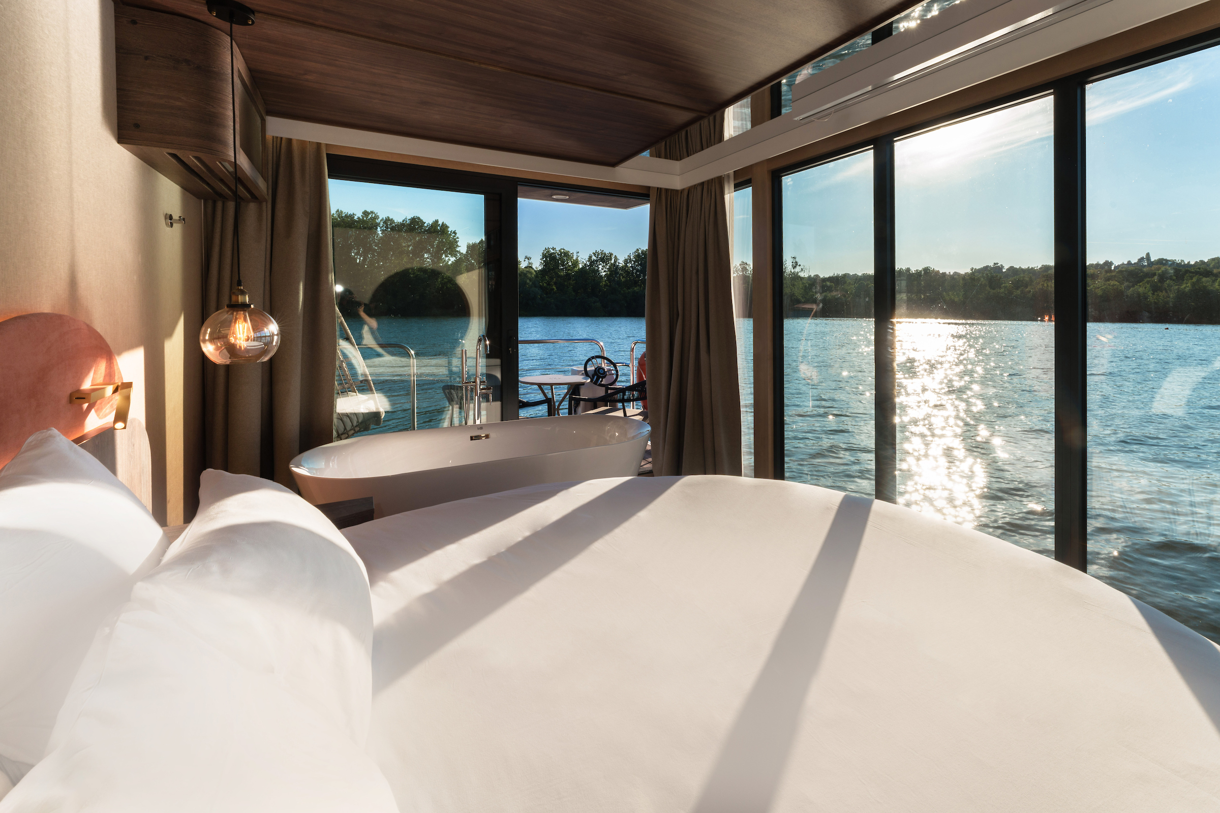 Suite flottante Panoramique — Maison insolite avec balnéo à L'Isle-Adam (Yvelines)