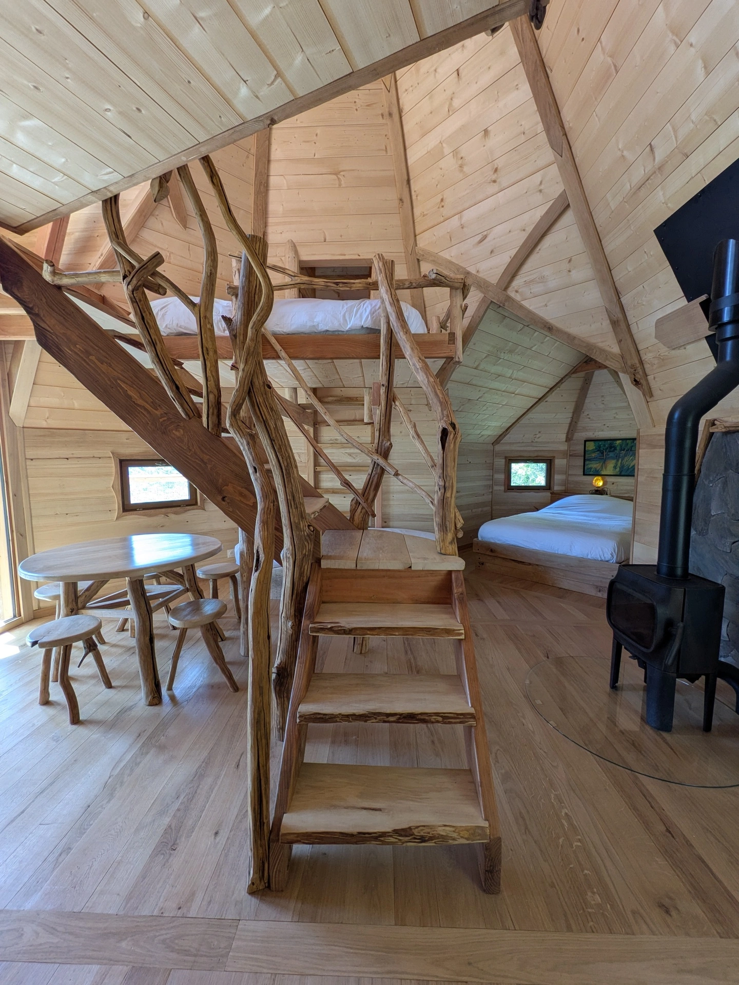 Le château des Havres Verts — Cabane sur pilotis avec spa à Cantal à Madic — espace de vie