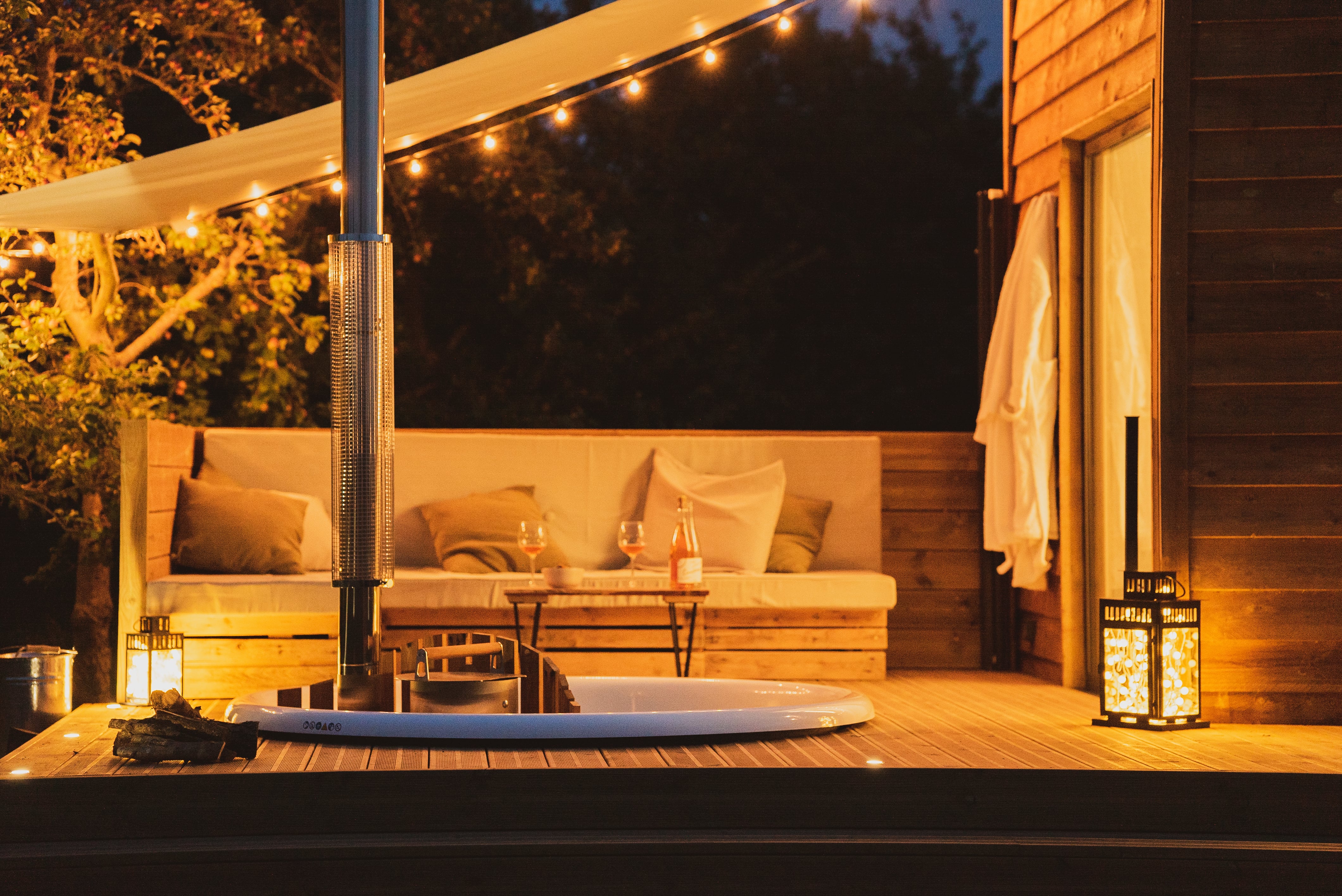 Sacrée Cabane — Séjour bien-être avec spa à La Sarthe à Solesmes — vue depuis la terrasse