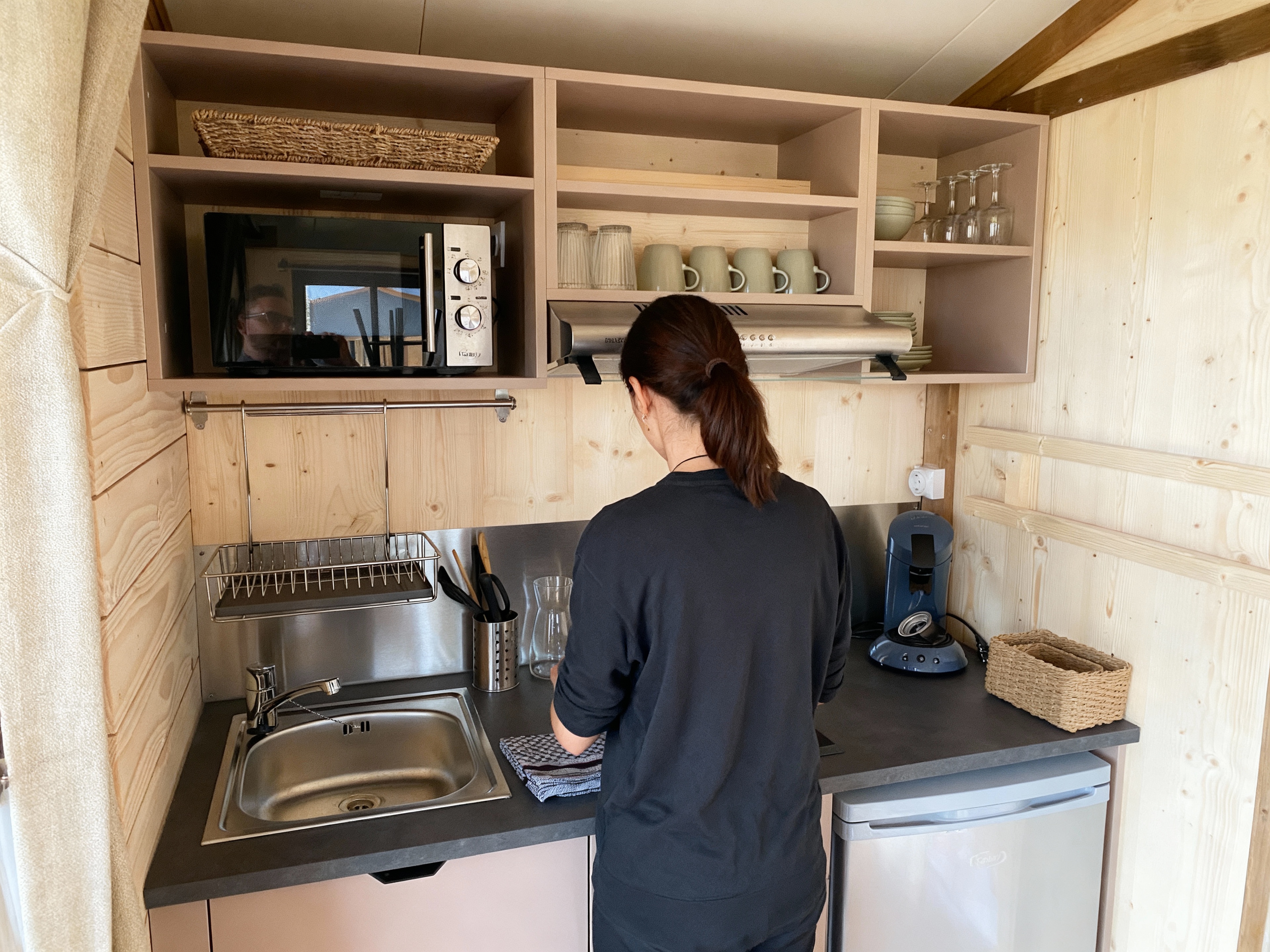 HY•Lødge Spa-2pers N°1 — Cabane avec spa privatif à Vosges à Épinal — détail architectural