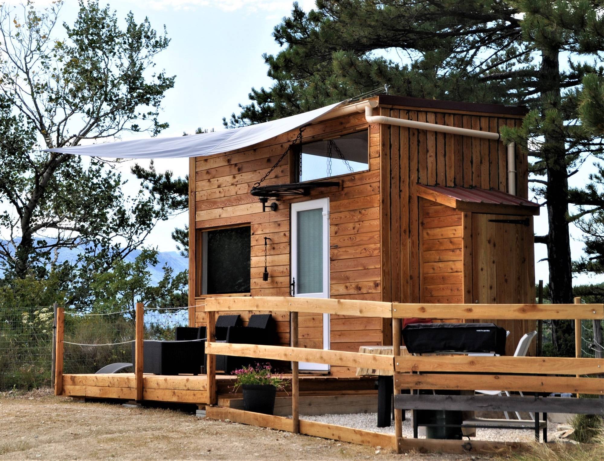 La Tiny de Peggy — Tiny House avec spa à Alpes-de-Haute-Provence à Sisteron — salle de bain