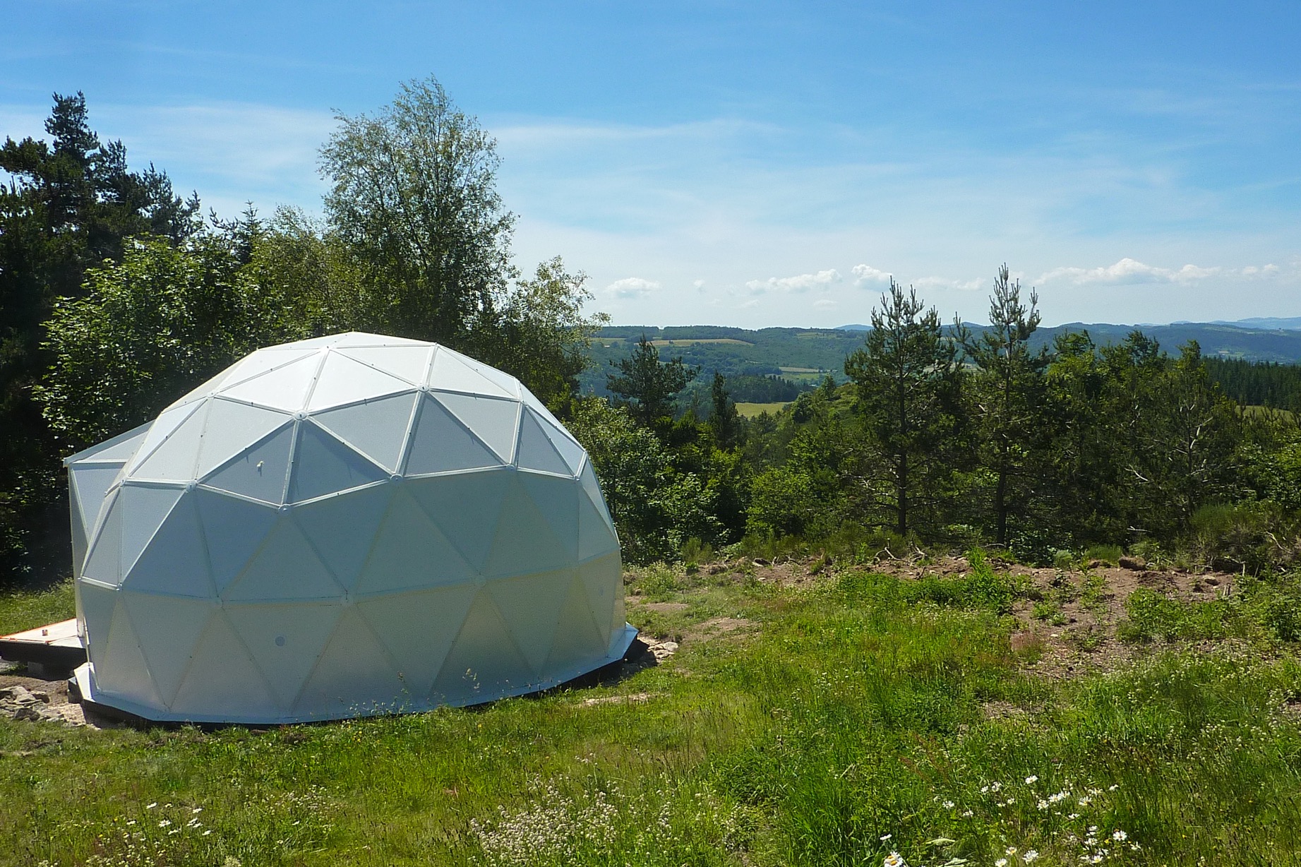 Vivez une expérience unique dans un dôme au cœur des Alpes à Cros De Géorand — espace de vie