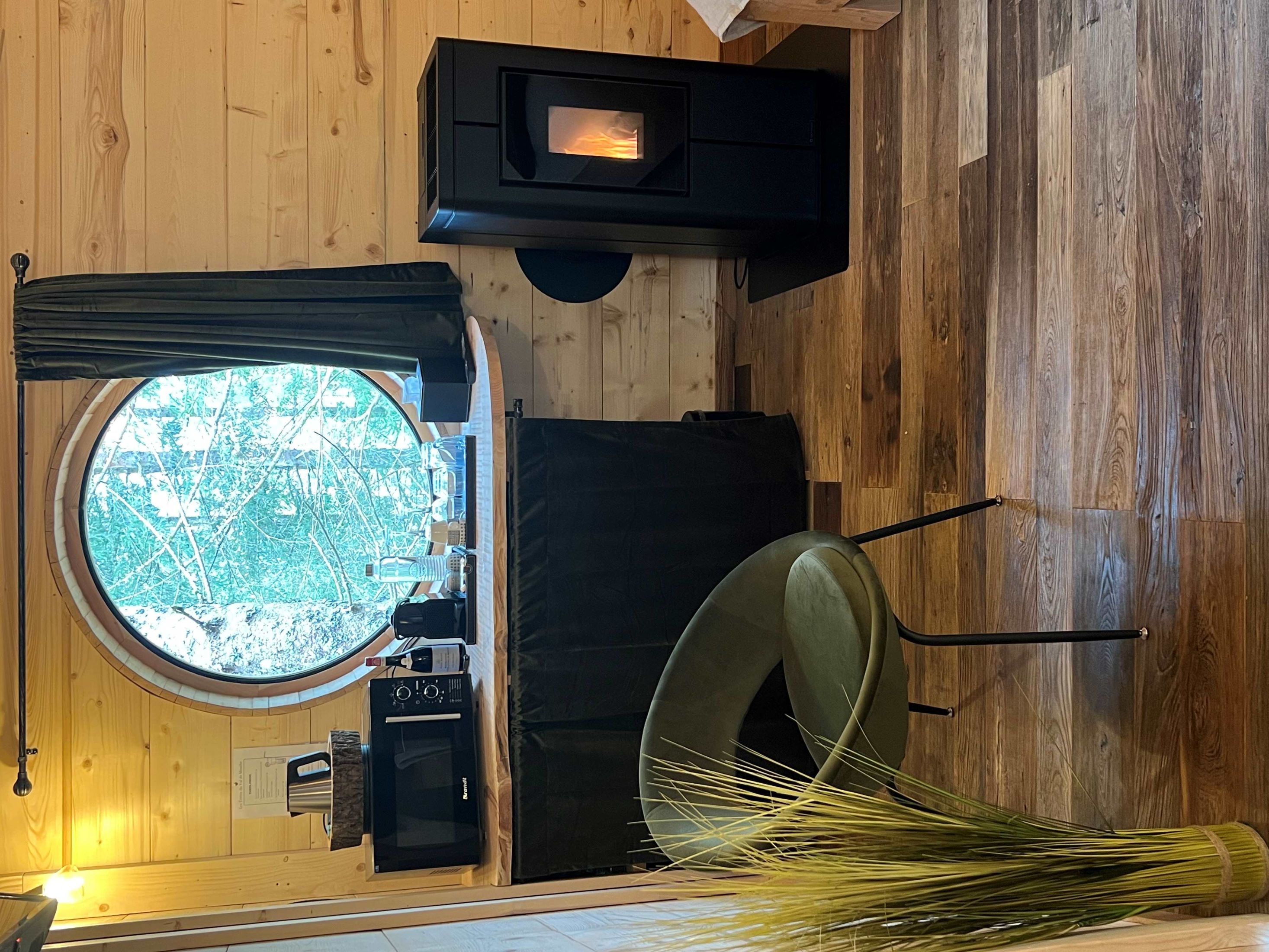 Cabane La Seignette : une expérience sensorielle en Franche-Comté à Petite Chaux — environnement naturel