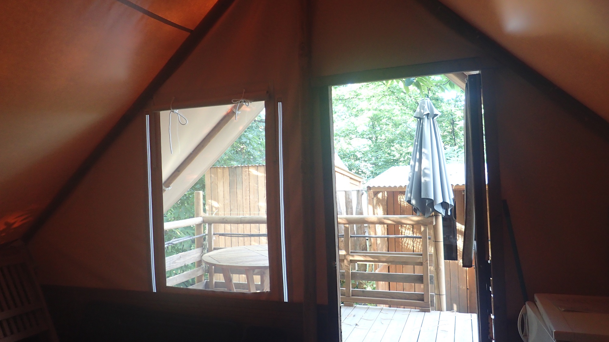 Cabane toilée sur pilotis — Séjour nature au Camping la Châtaigneraie en Ardèche à Le Teil — salle de bain