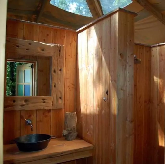 Shimoni — Tente luxueuse avec spa à Tarn-et-Garonne à Varen — cuisine