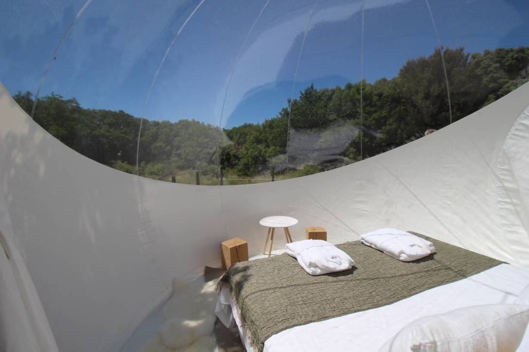 Bulle "Croix du Sud" — Nuit étoilée avec piscine chauffée à Drôme à Les Esplanes — cuisine