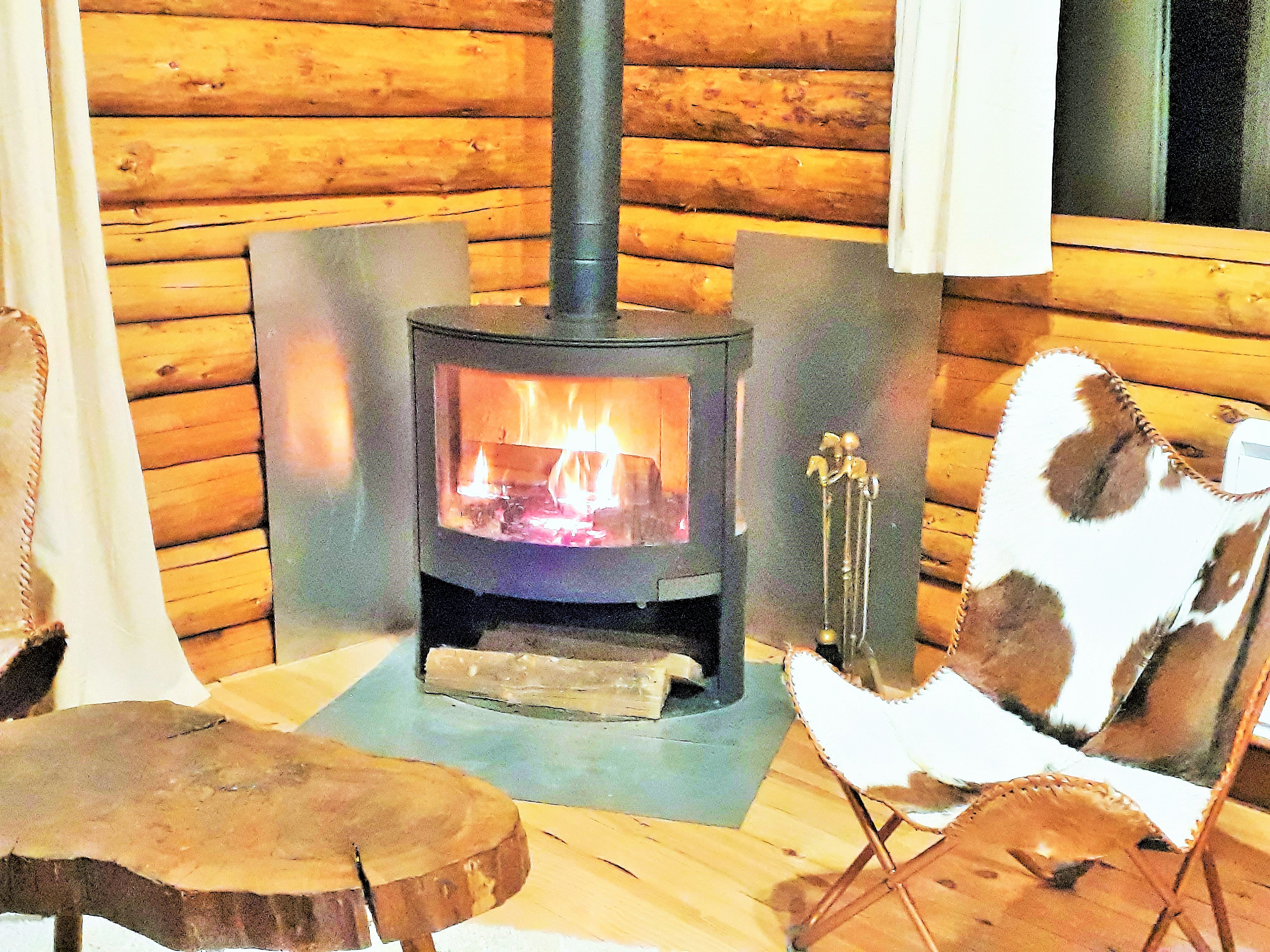 Un chalet enchanteur en pleine forêt avec spa privatif à Les Farges — environnement naturel