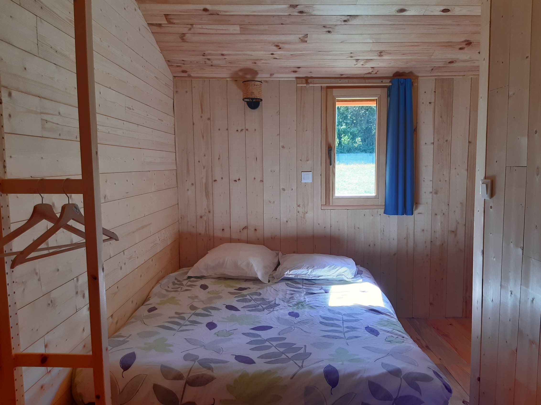 La cabane du platane — Cabane avec spa à Charnizay (Indre-et-Loire) à Charnizay — chambre