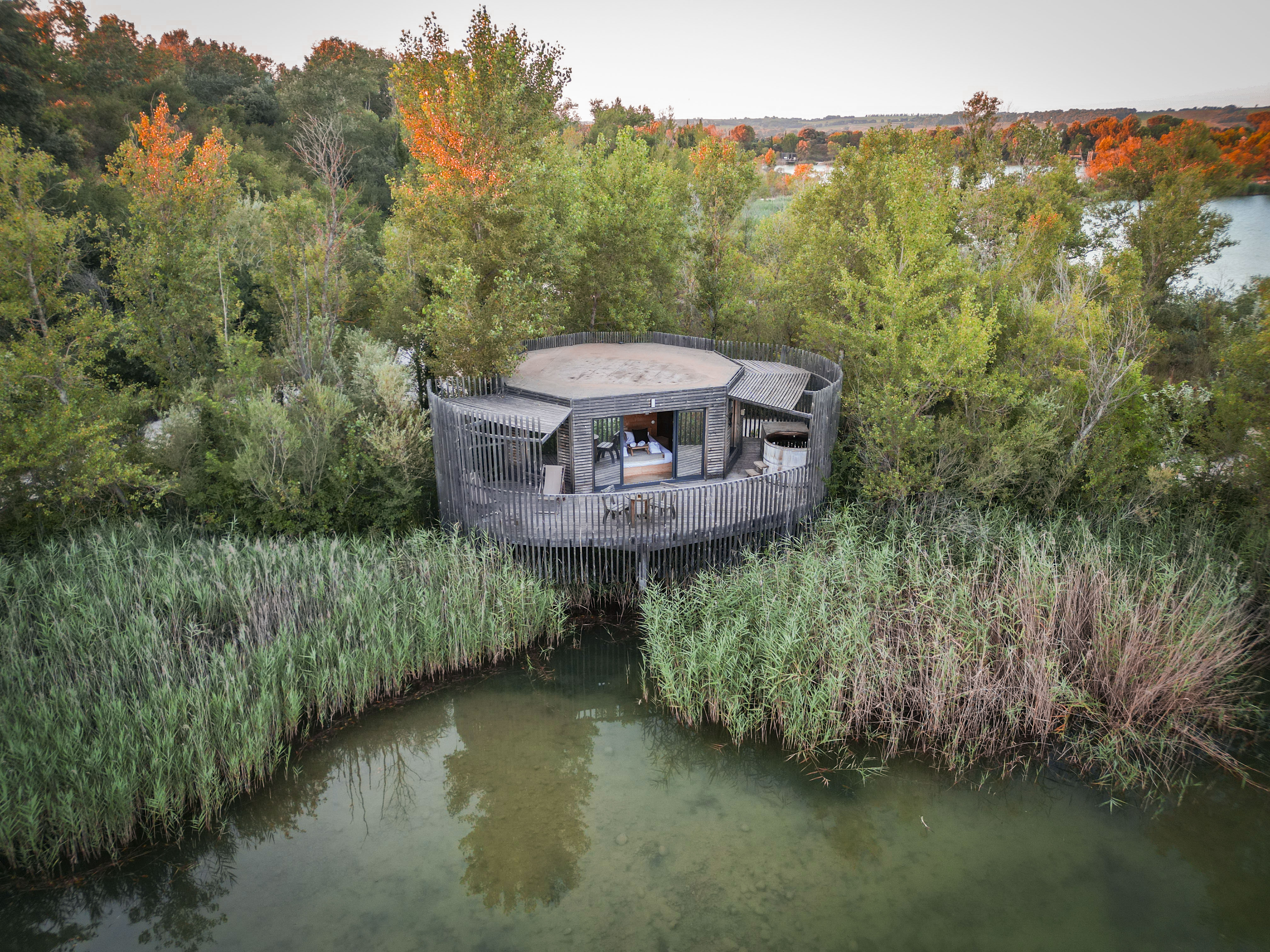 Cabane Spa Echappée : une immersion dans les cieux de Provence à Sorgues — vue intérieure
