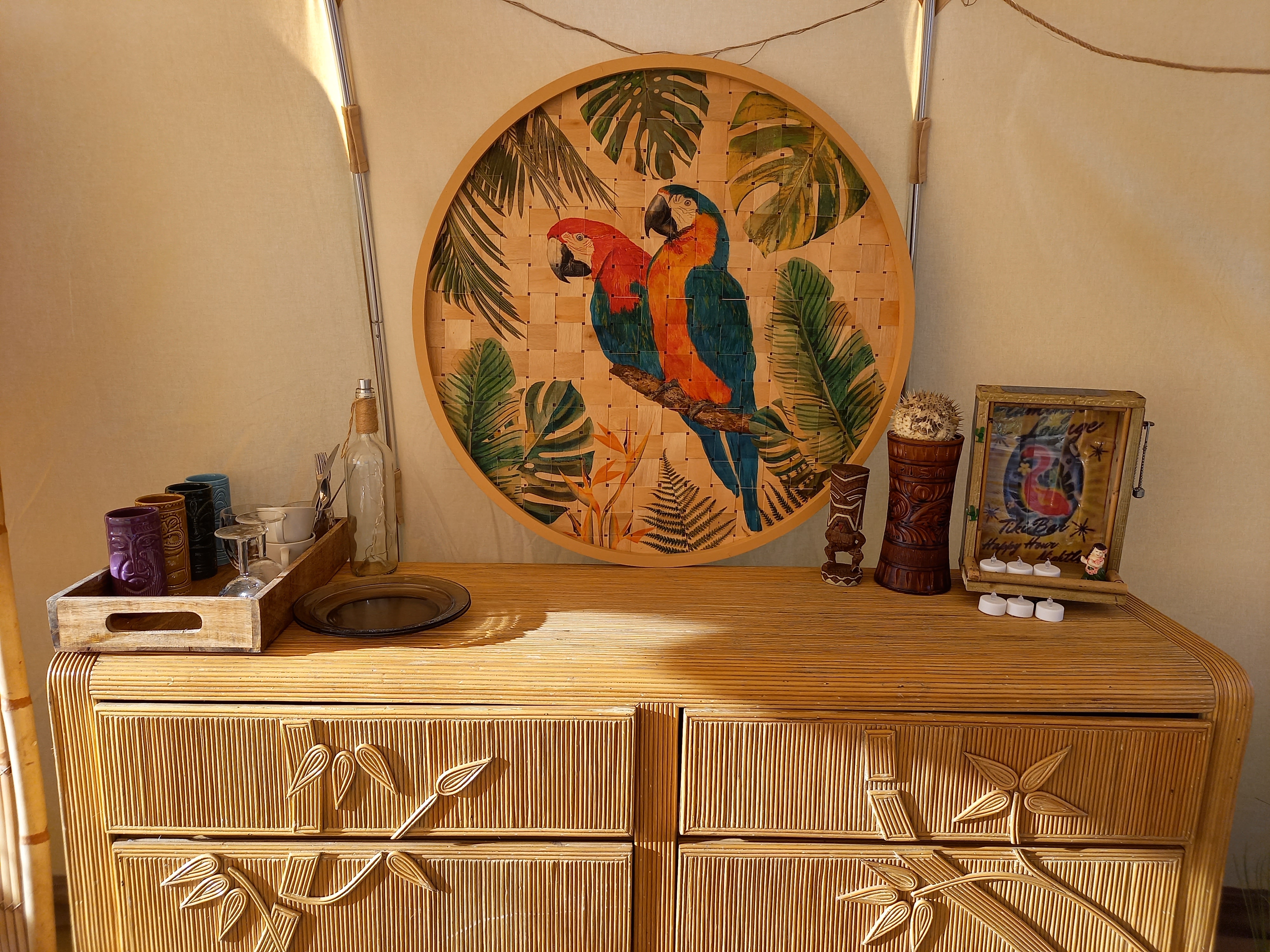 Tente Tiki — Séjour romantique avec spa à Allier à Vichy — détail architectural