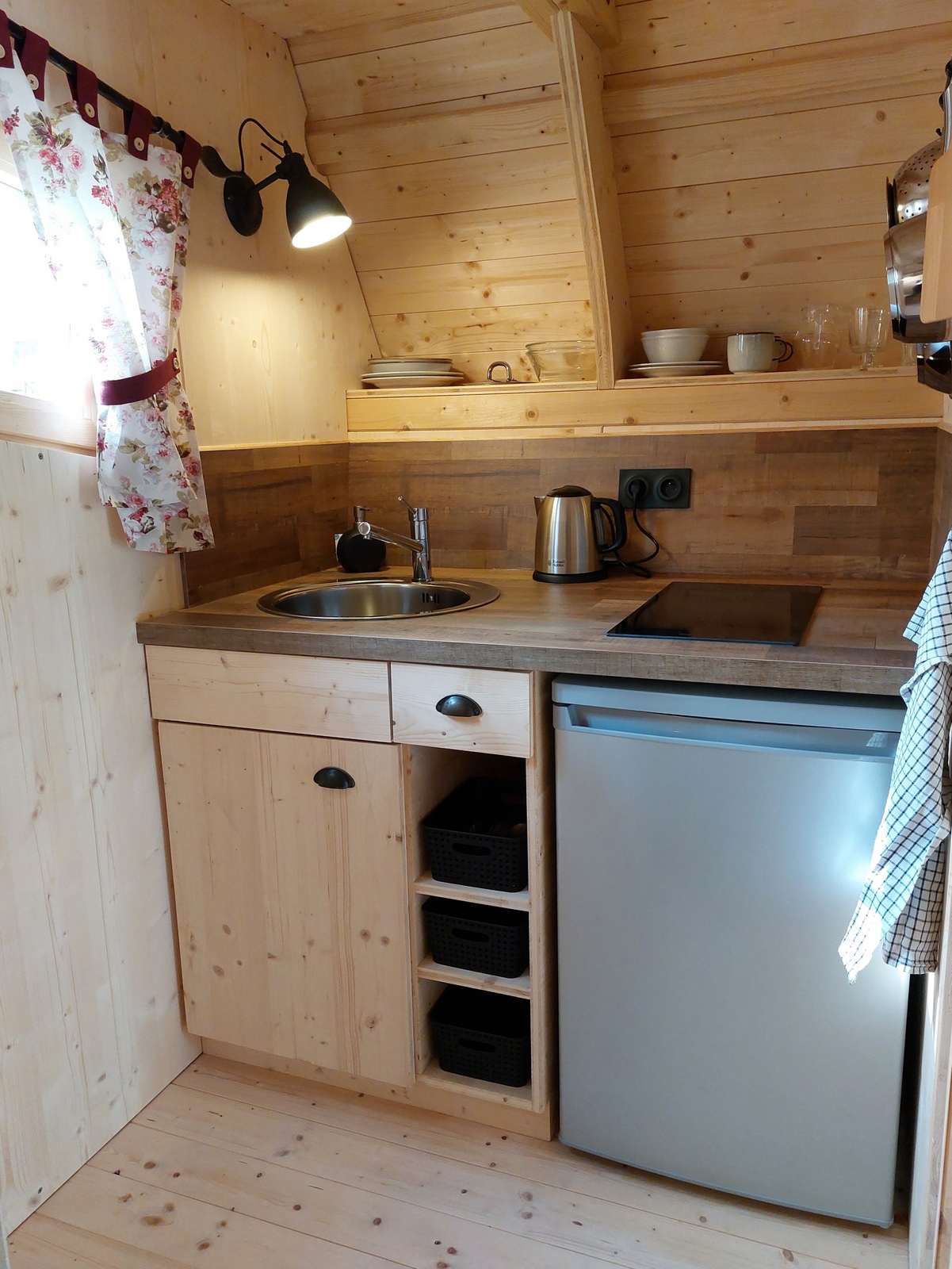 La Cabane Le Vieux Grimoire — Cabane avec Spa privatif à Gironde à Gironde-sur-Dropt — chambre