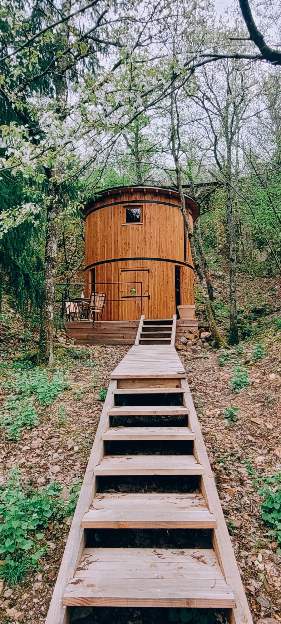 Cabane Le To-no : une évasion en pleine nature à Quincié En Beaujolais — vue intérieure