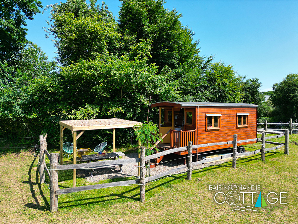 Pony House — Tiny House avec spa à Saint-Lô (Manche) à Saint-Lô — détail architectural