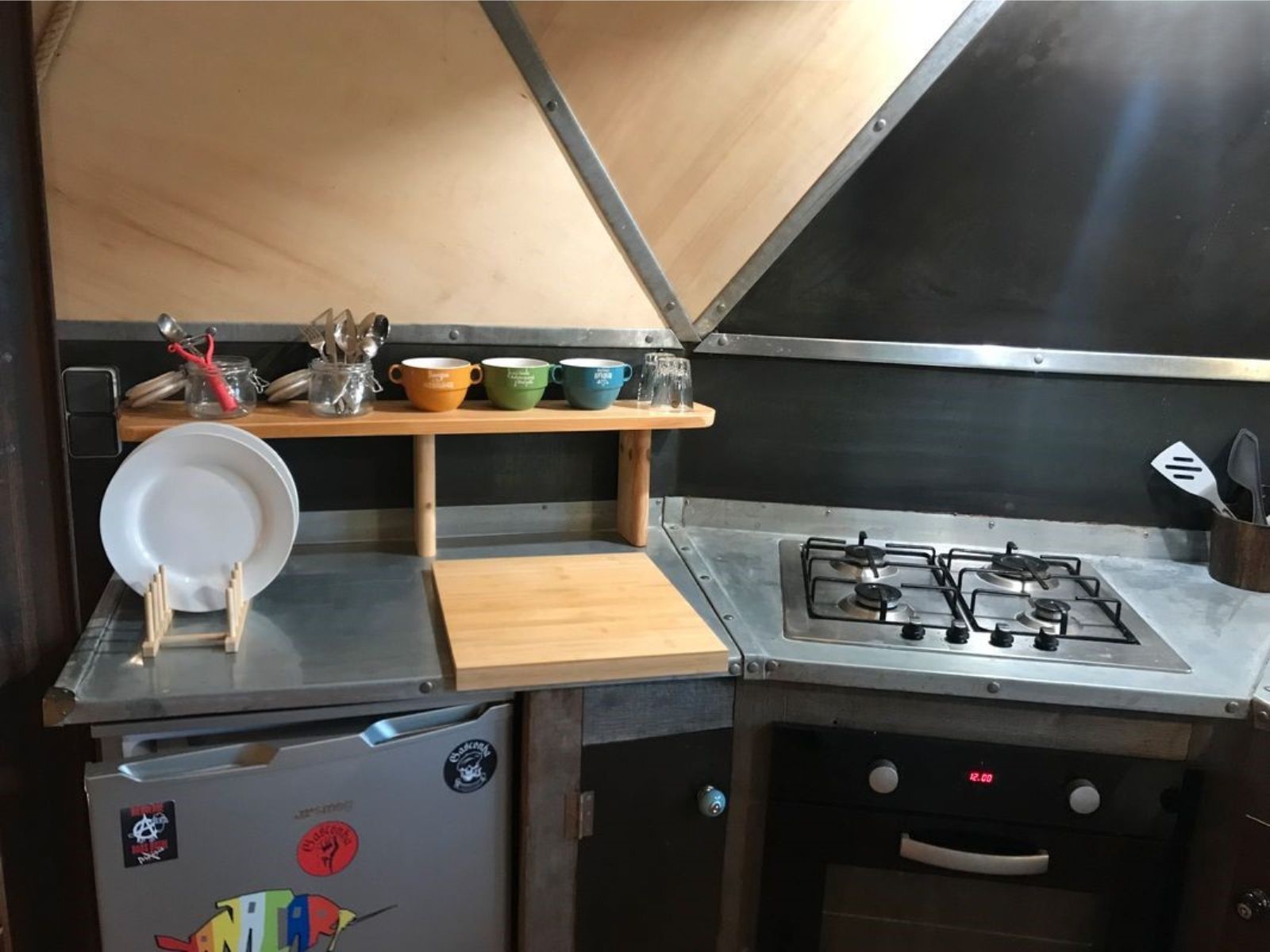 La cabane L'insolite Tanière — Séjour relaxant avec spa à Gers à Riguepeu — salle de bain