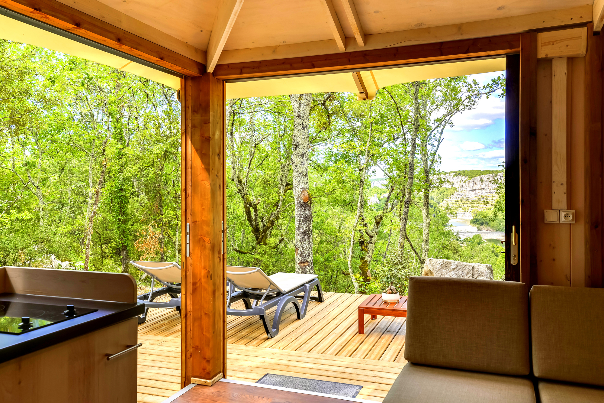 La Clairière : un écolodge enchanteur en Rhône-Alpes à Balazuc — espace de vie