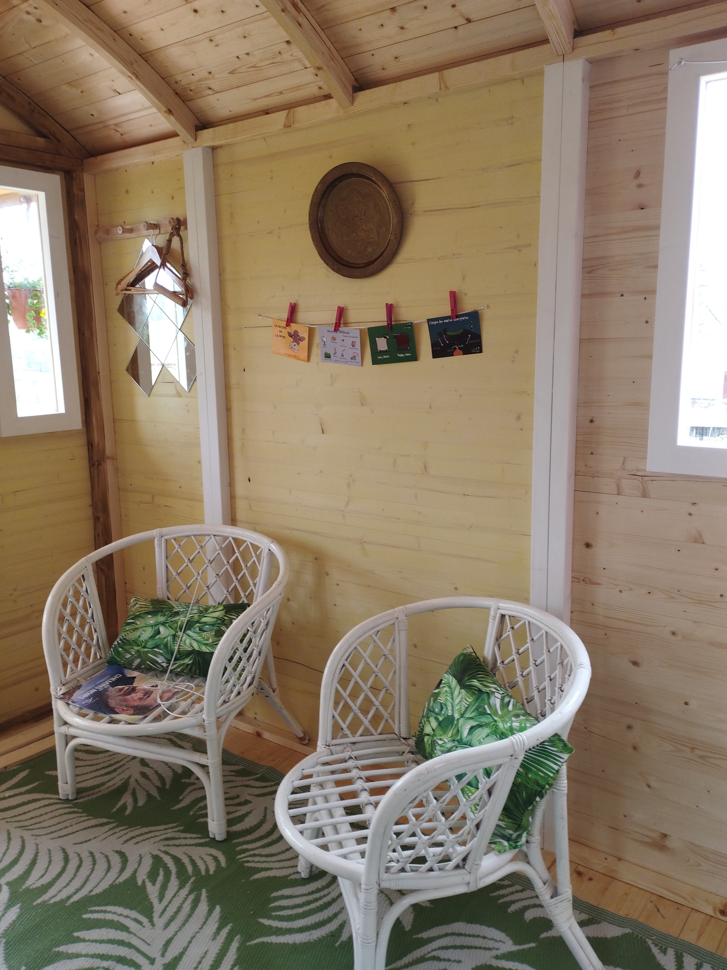 Évasion en roulotte romantique au cœur de l'Auvergne à Saint Saturnin — cuisine