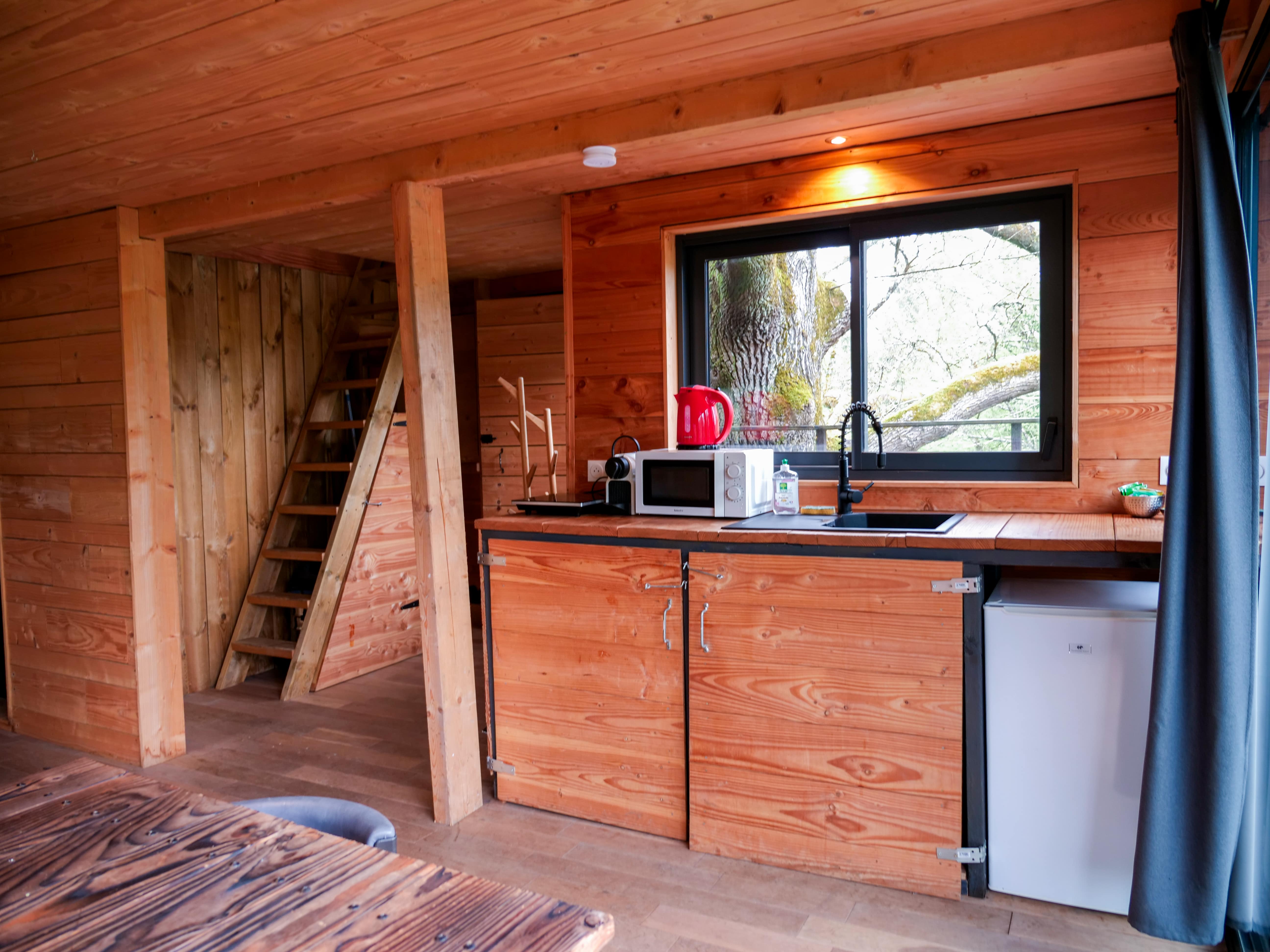 Photo 7/9 — Cabane « Une cabane perchée au bord d'un lac privé en Aquitaine » à Sadirac Gironde