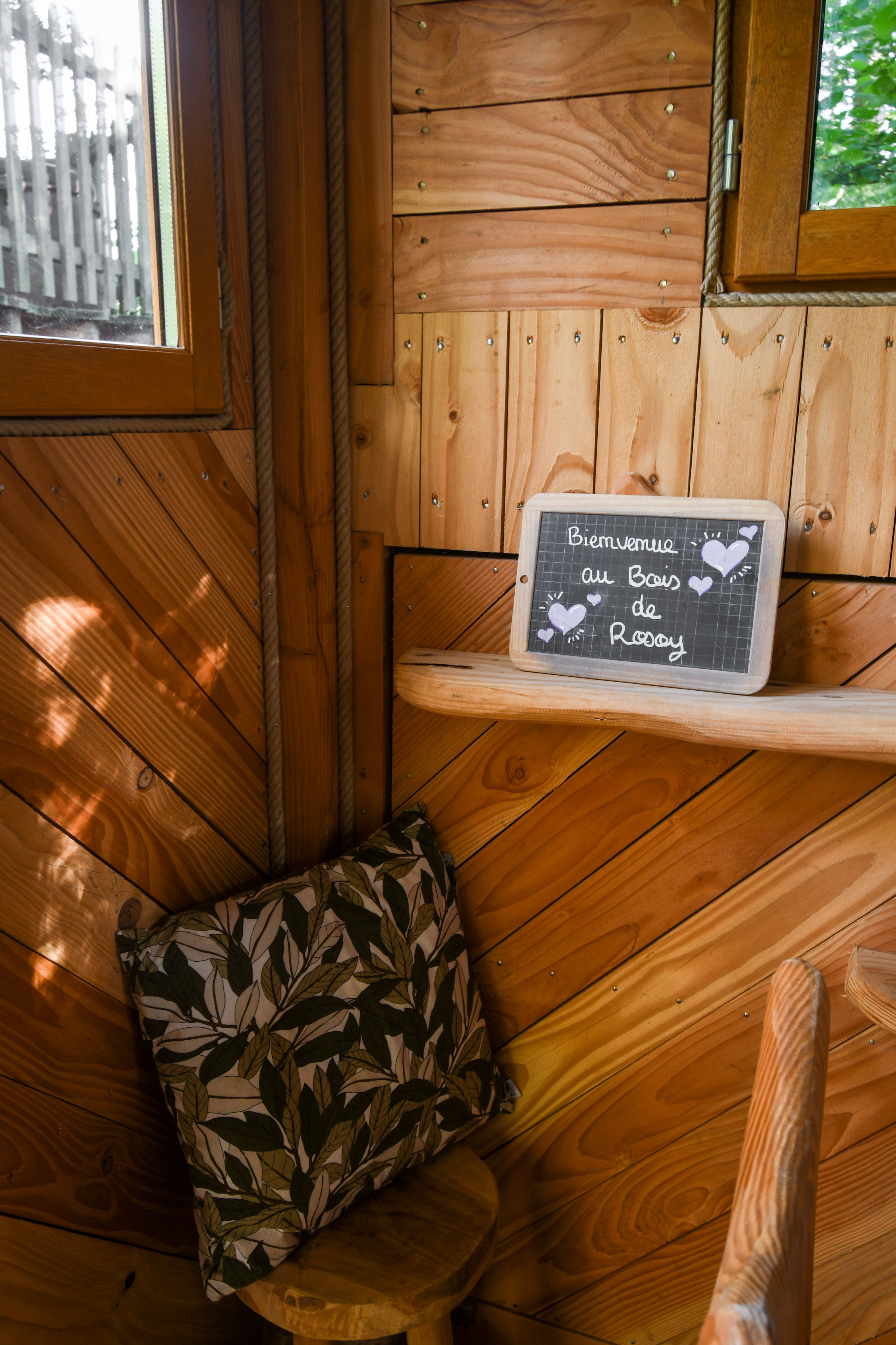 Évasion romantique dans une cabane spa cocoon en Picardie à Rosoy-En-Multien — environnement naturel