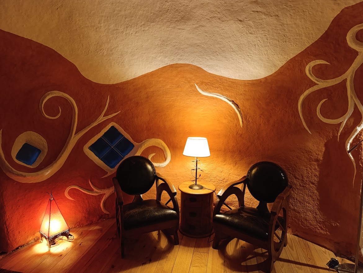 La Taupinière — Maison insolite avec spa à La Clauzade, Corrèze à Saint-Germain-les-Vergnes — salle de bain