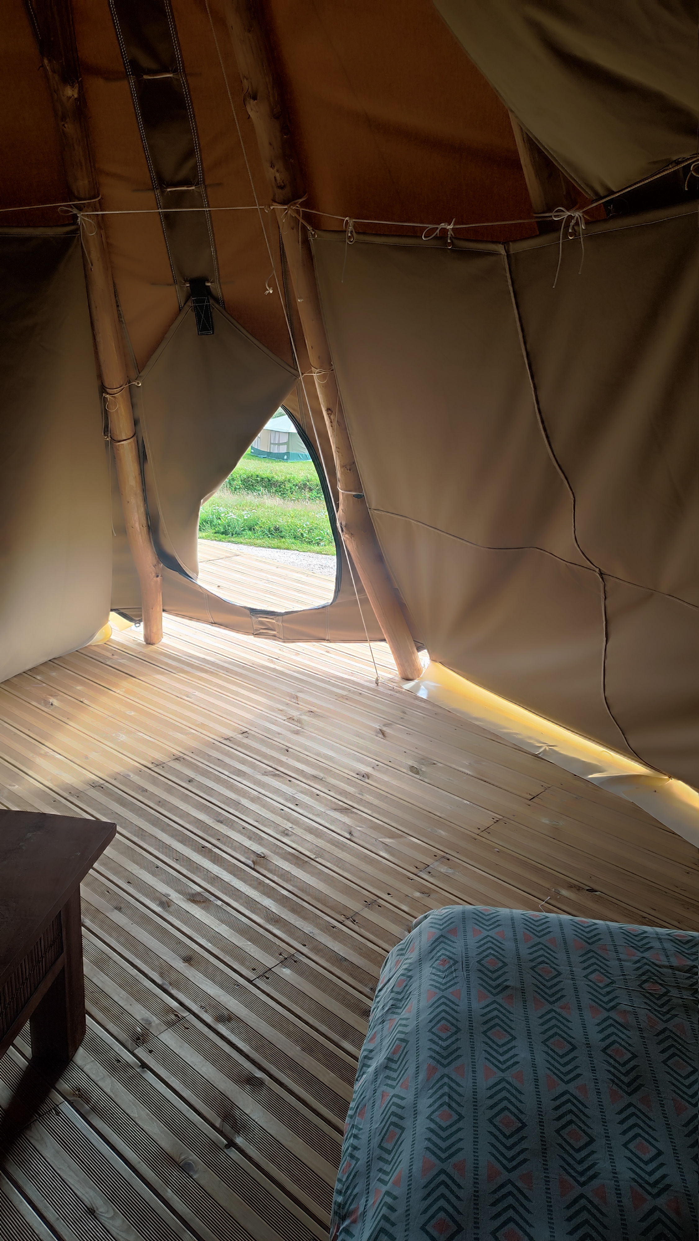 Un tipi immersif au cœur de la Picardie à Lanches-Saint-Hilaire — espace de vie