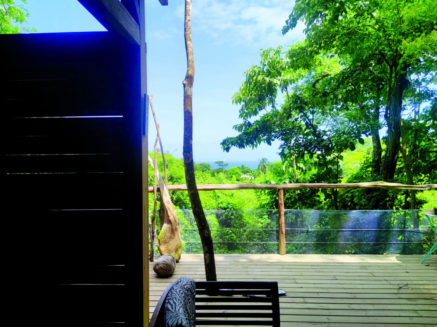 Gran Kabane — Cabane dans les arbres avec vue mer à Guadeloupe à Deshaies — vue depuis la terrasse