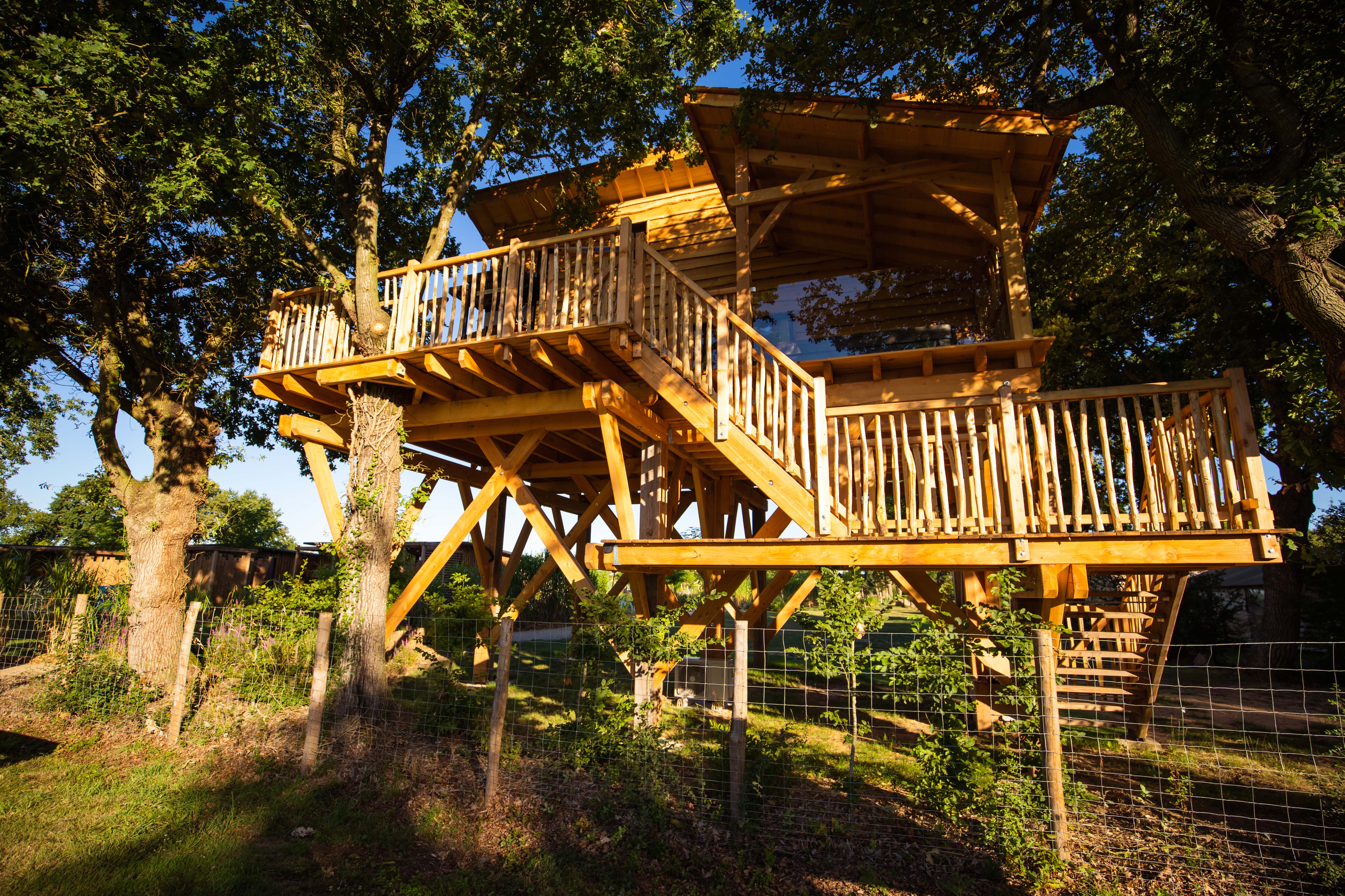 Cabane Spa dans les arbres — Séjour détente à 4m en Vendée à La Roche-sur-Yon — vue intérieure