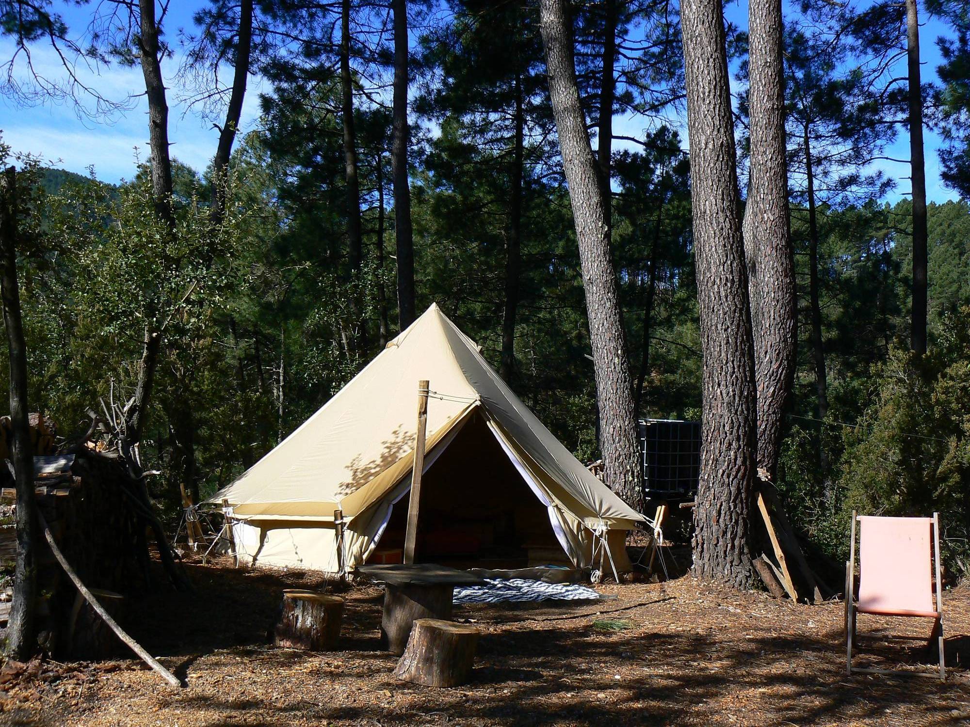 Tente Mouss : une escapade insolite en pleine nature — Tente à Chambon