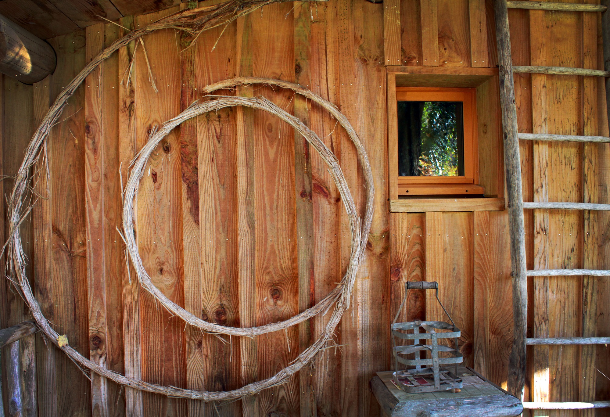La Luna Vaira — Cabane dans les arbres avec vue panoramique en Dordogne à Coursac — vue depuis la terrasse