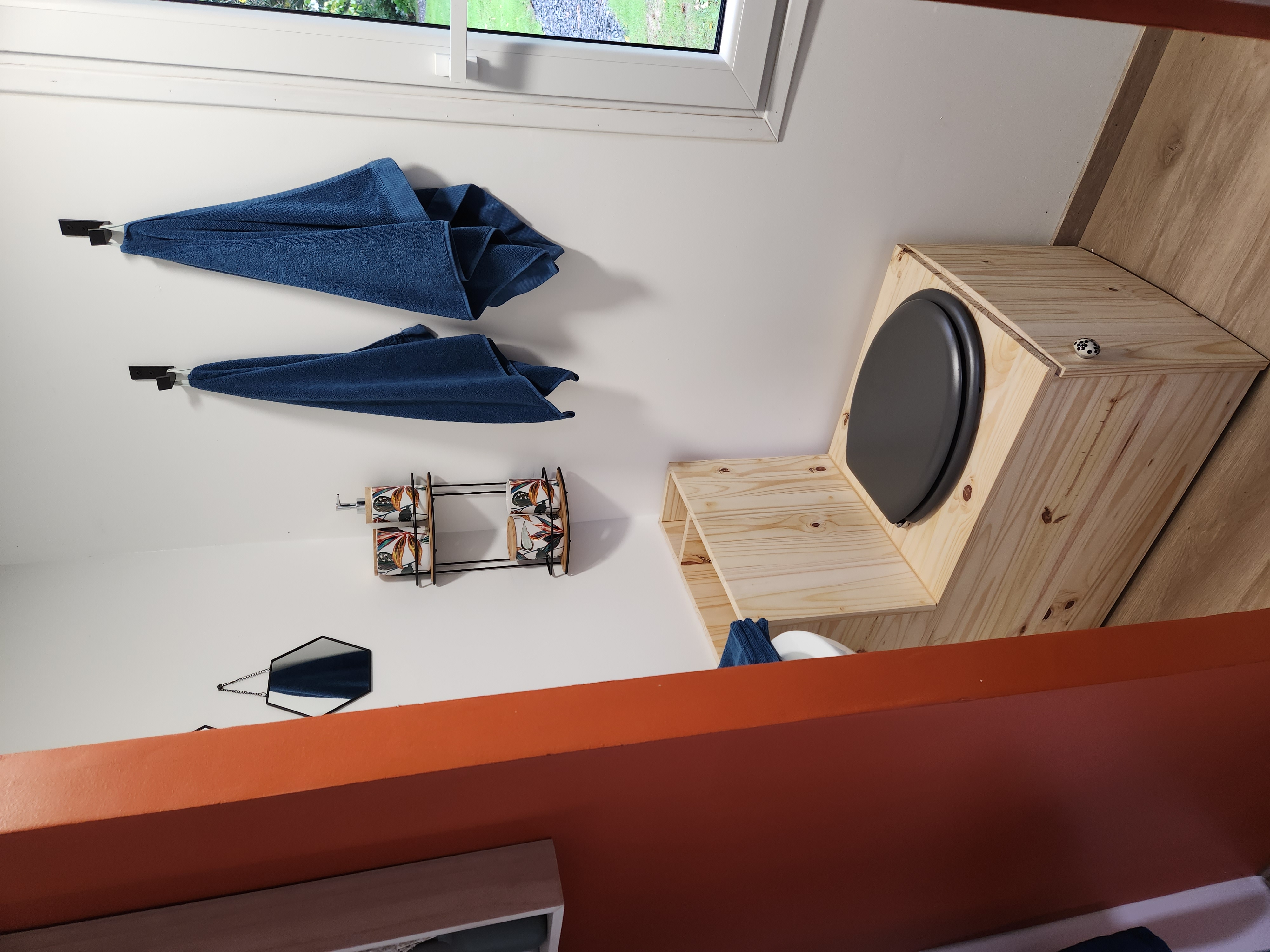 La Tiny-house & Spa — Escapade romantique en Manche à Saint-Lô — détail architectural