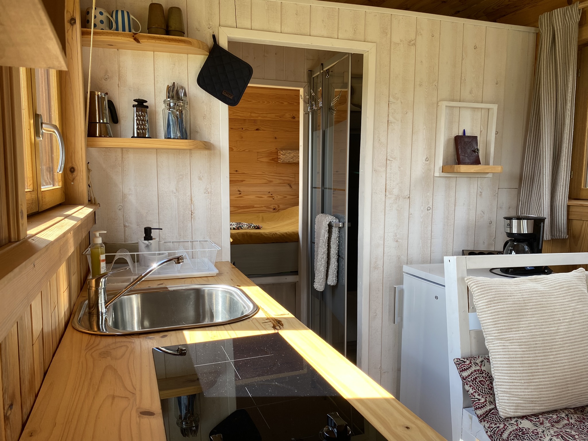 Roulotte 360°nature : une immersion au cœur du Limousin à Champnétery — chambre