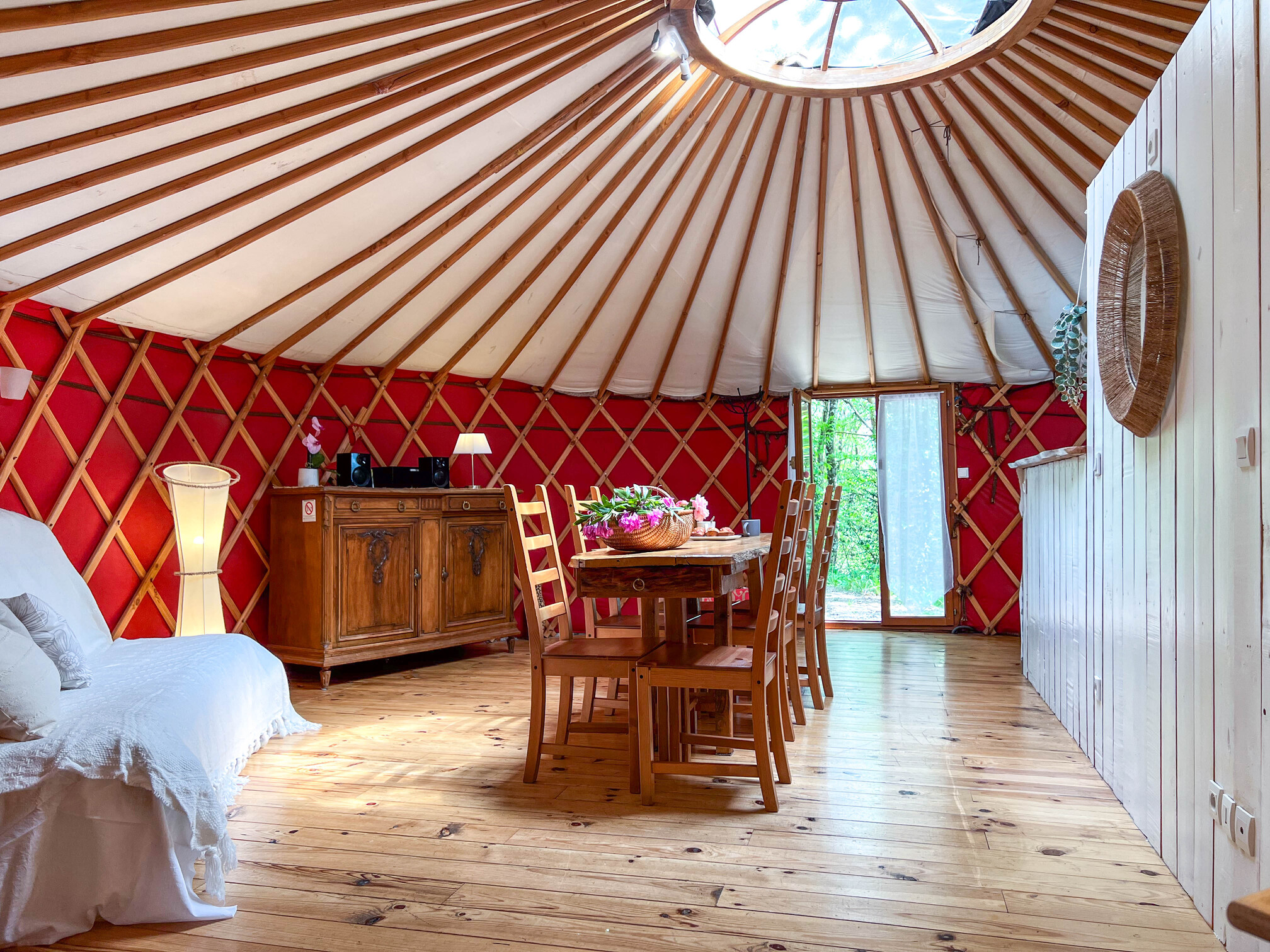 La Yourte Passionata : une immersion au cœur de l'Auvergne à Vitrac — salle de bain