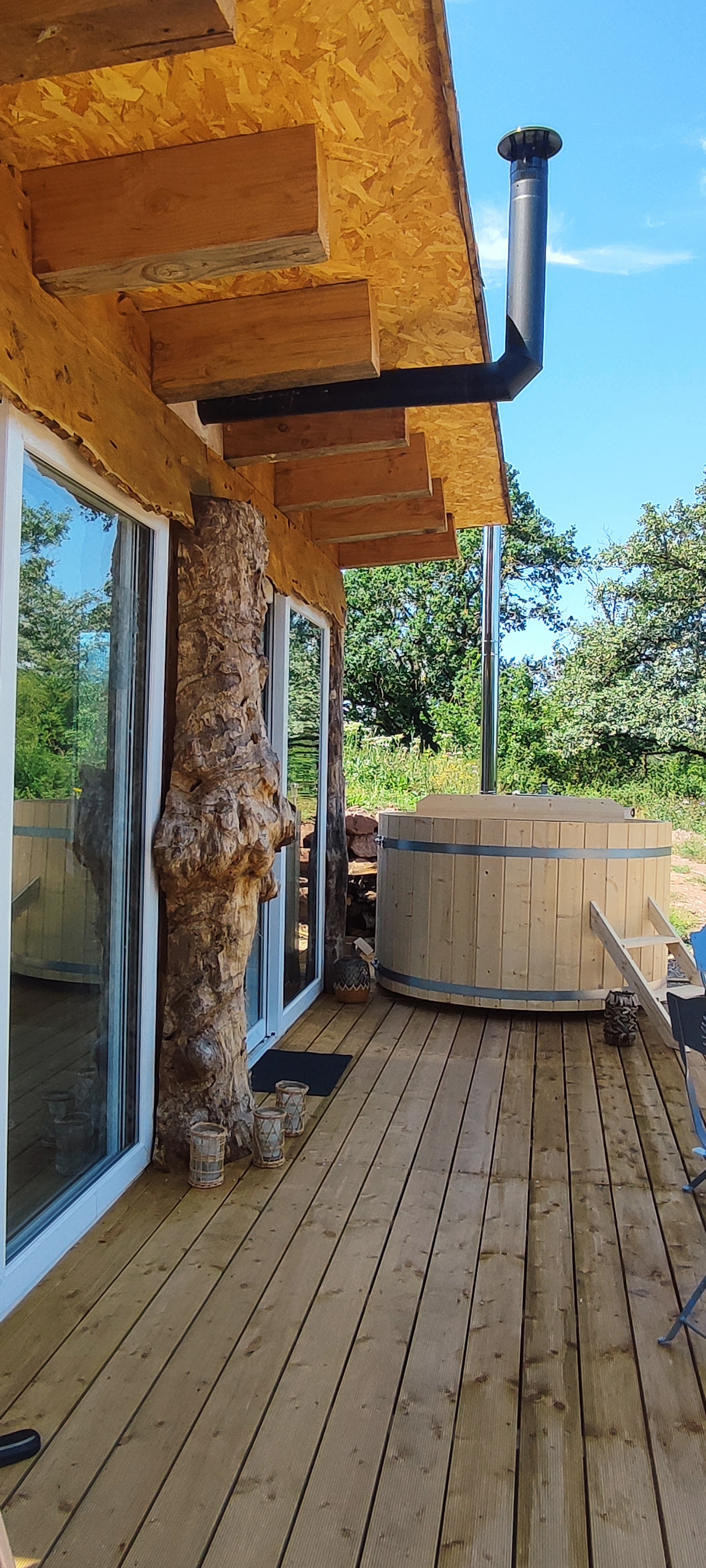 Cabane Panoramix : une immersion au cœur de la nature à Le Monastère — salle de bain