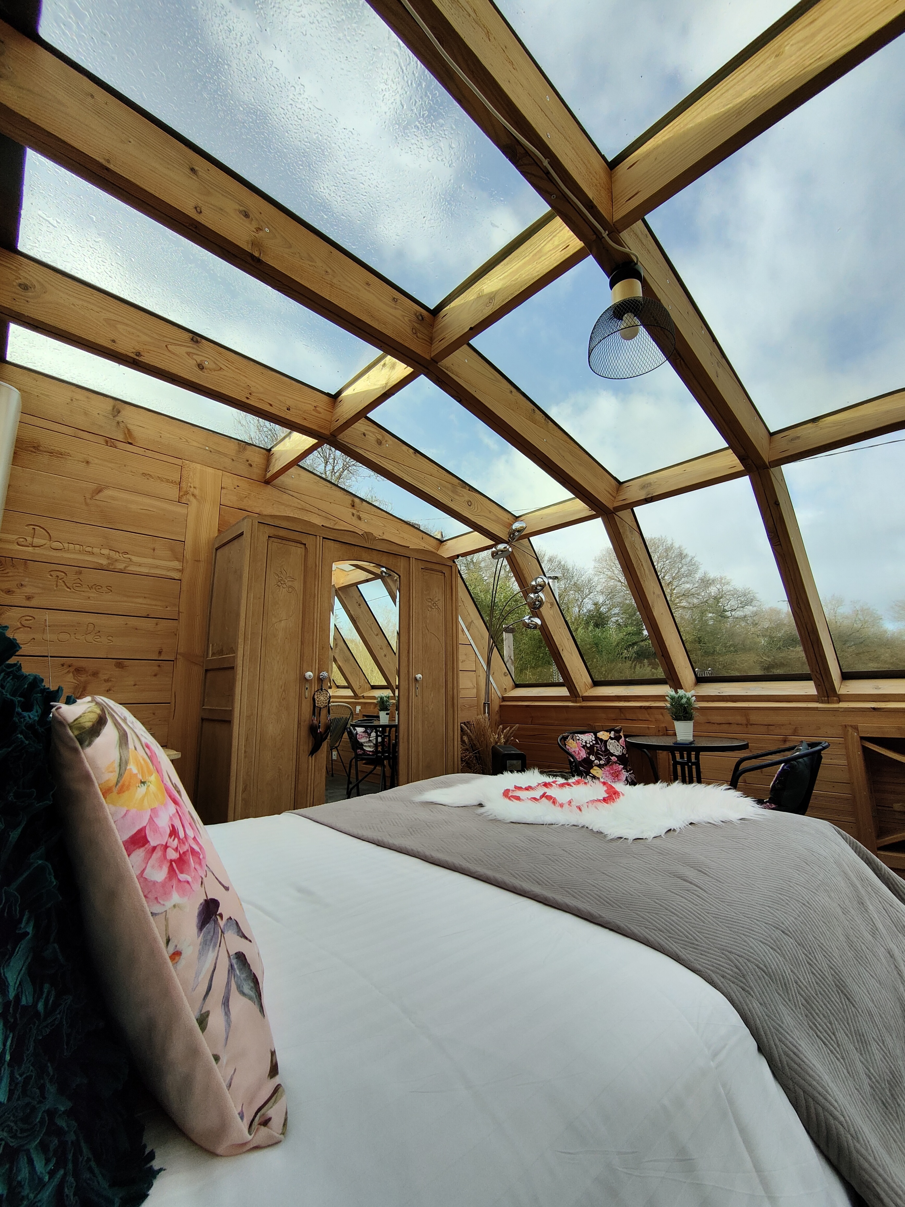 Cabane en verre & bain nordique privatif — Nuit perchée en Finistère à Quimper — salle de bain