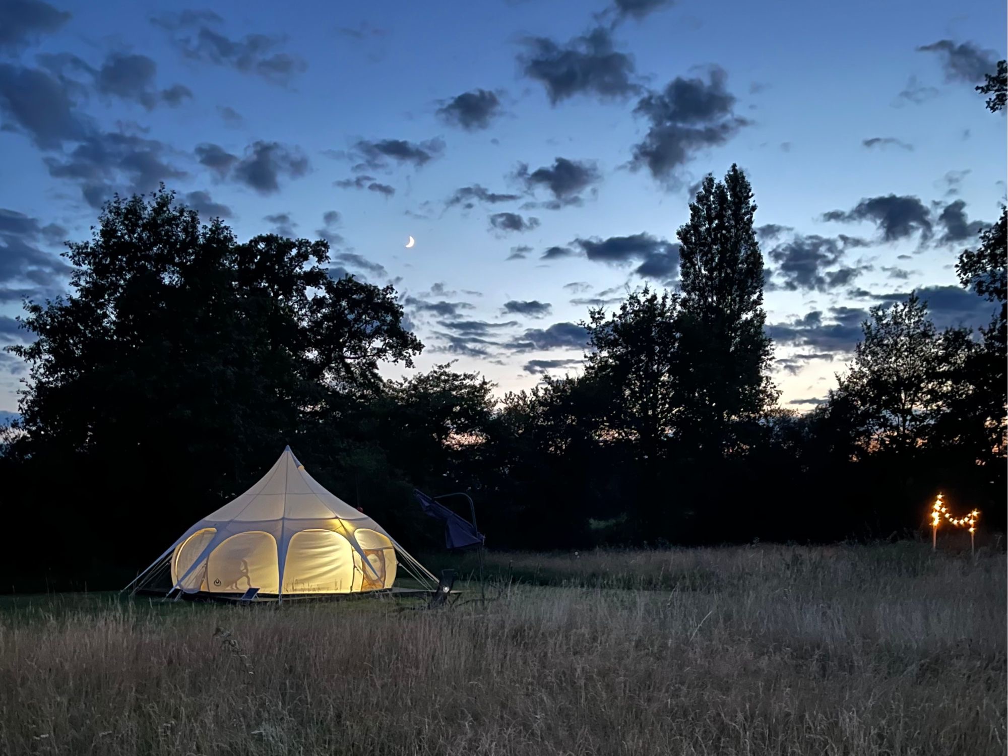 Dormir à la belle étoile — Tente Lotus Belle avec piscine à Indre à Châteauroux — cuisine
