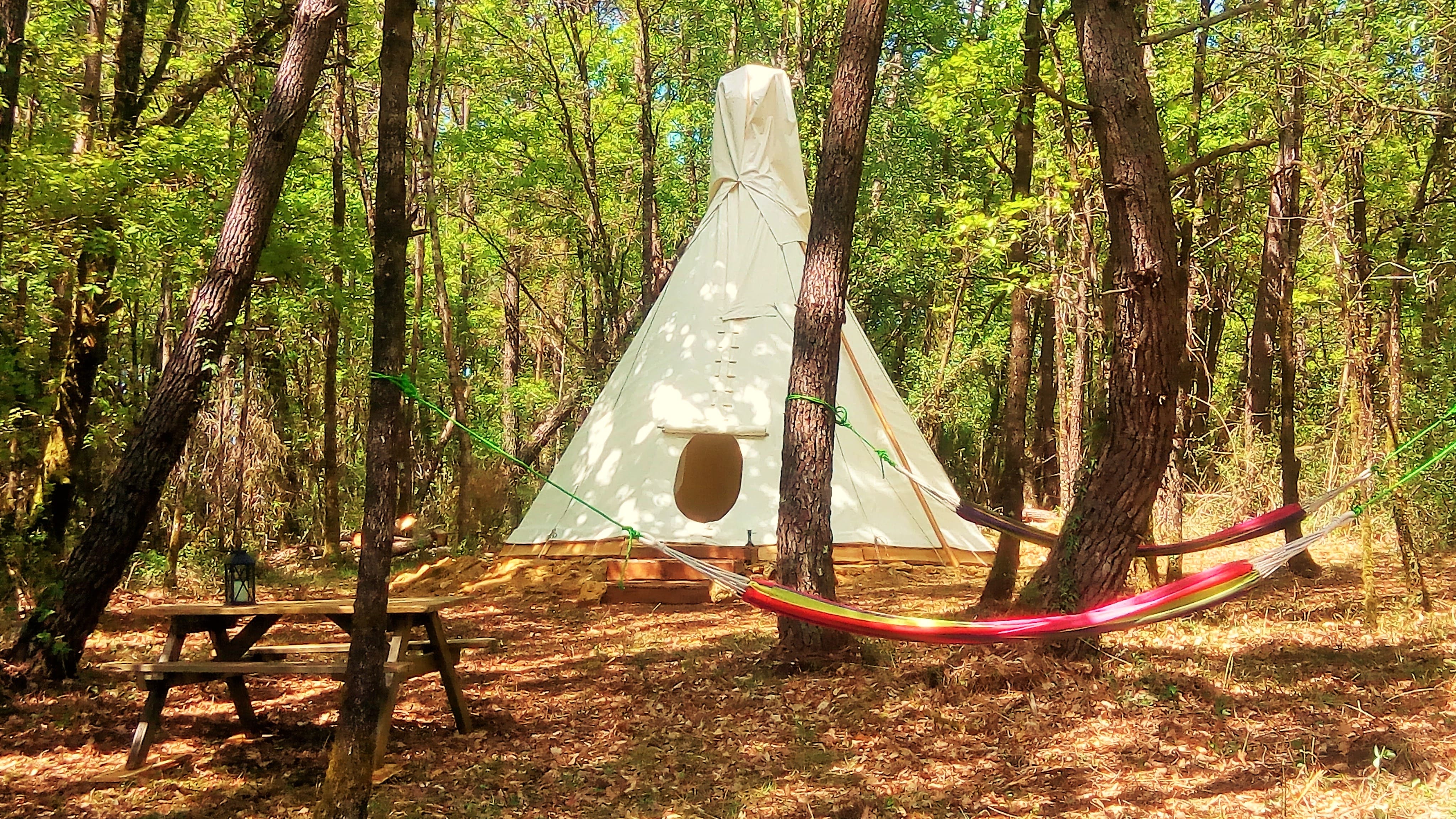Vivez l'expérience unique d'un tipi navajos en Aquitaine