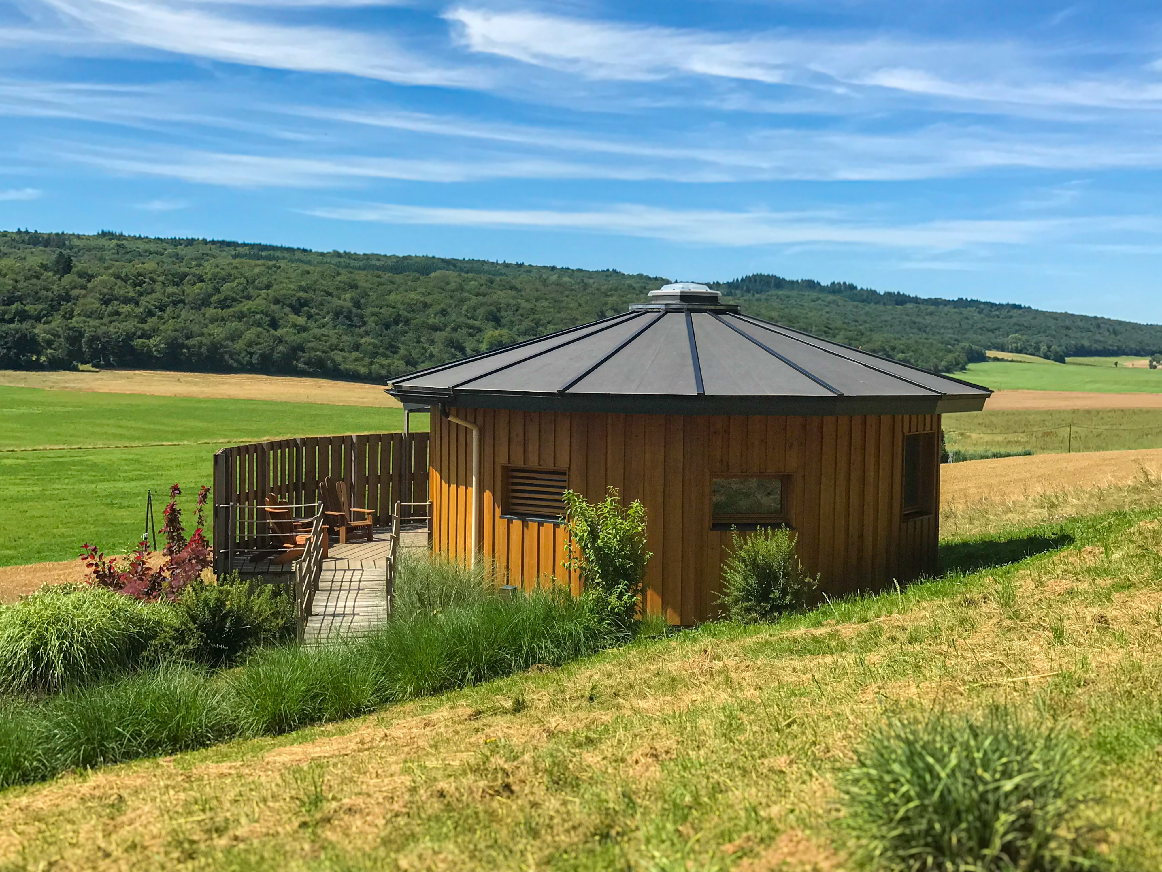Cabane Épicéa & Spa — Cabane sur pilotis avec bain nordique à Jura