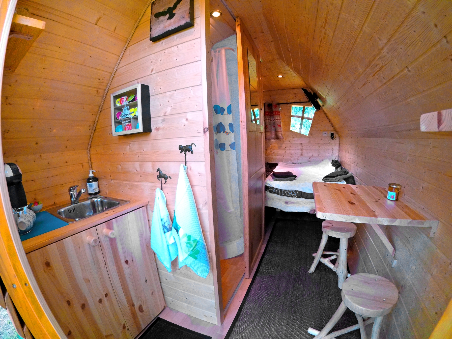 Cabane Les Encantadas : une évasion en pleine nature à Ignaux — vue intérieure