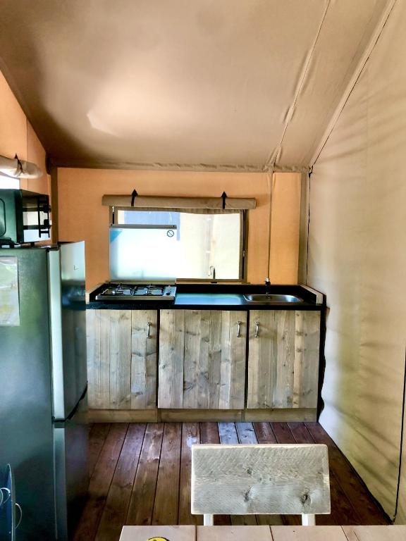 Tente Kenya : une expérience immersive en pleine nature à Vittel à Vittel — vue intérieure