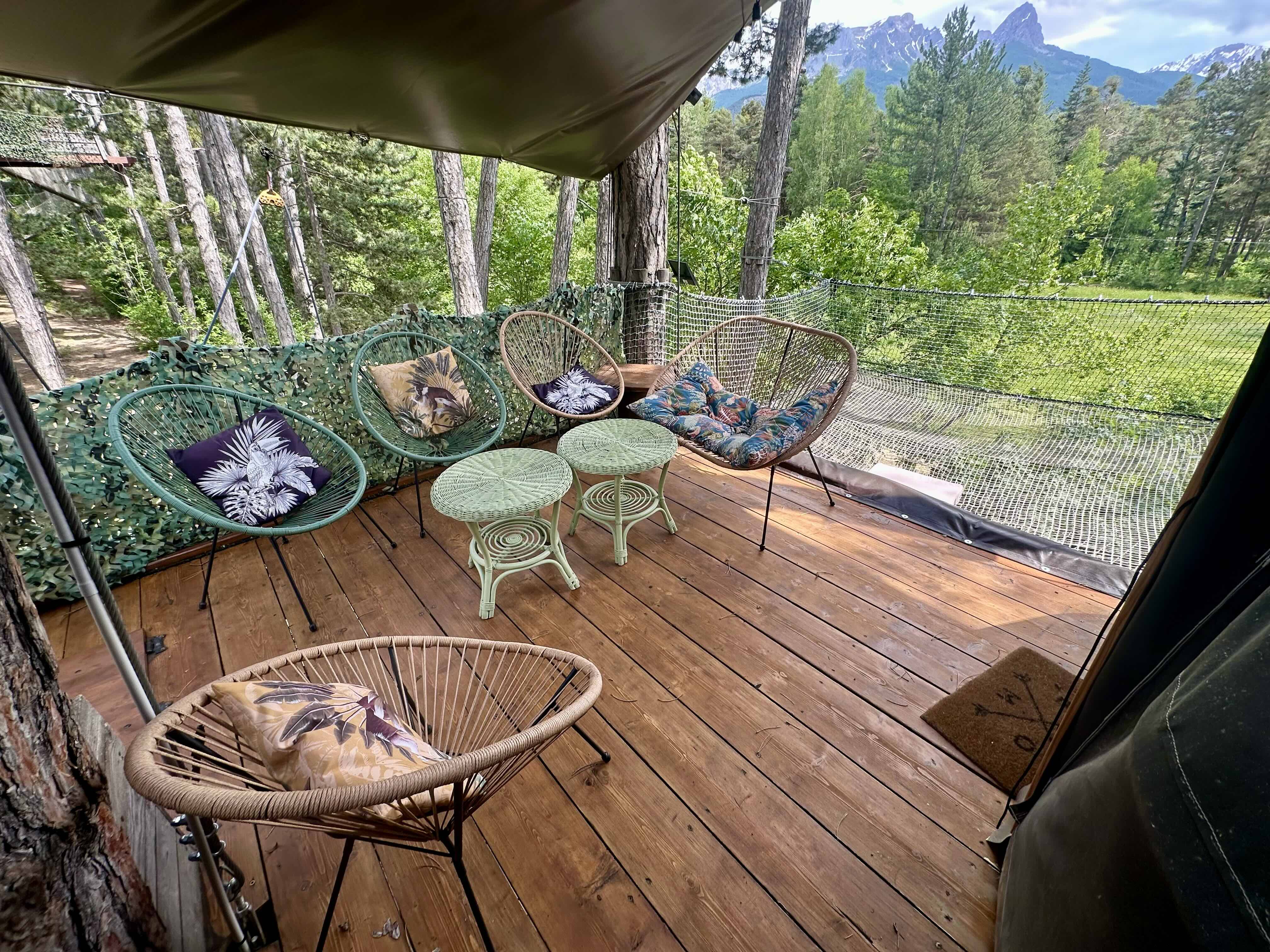 Le Dôme suspendu : une expérience unique en pleine nature à Barcelonnette — espace de vie