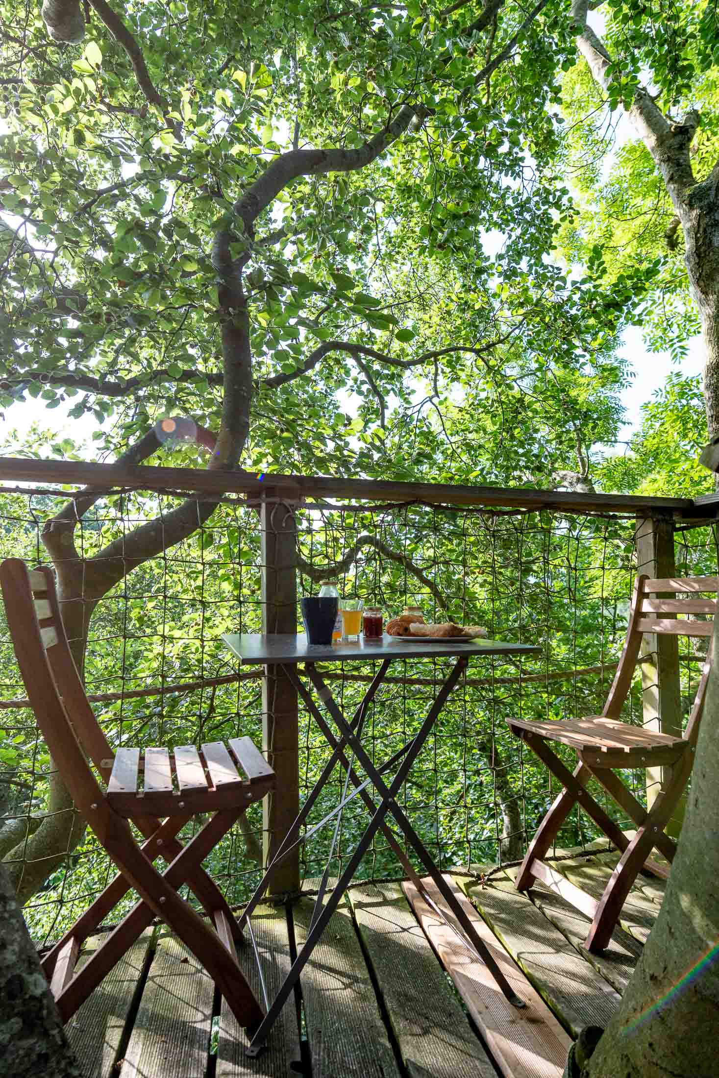 Cabane Grand Duc — Nuit perchée à 21m dans les arbres en Calvados à Noues de Sienne — chambre