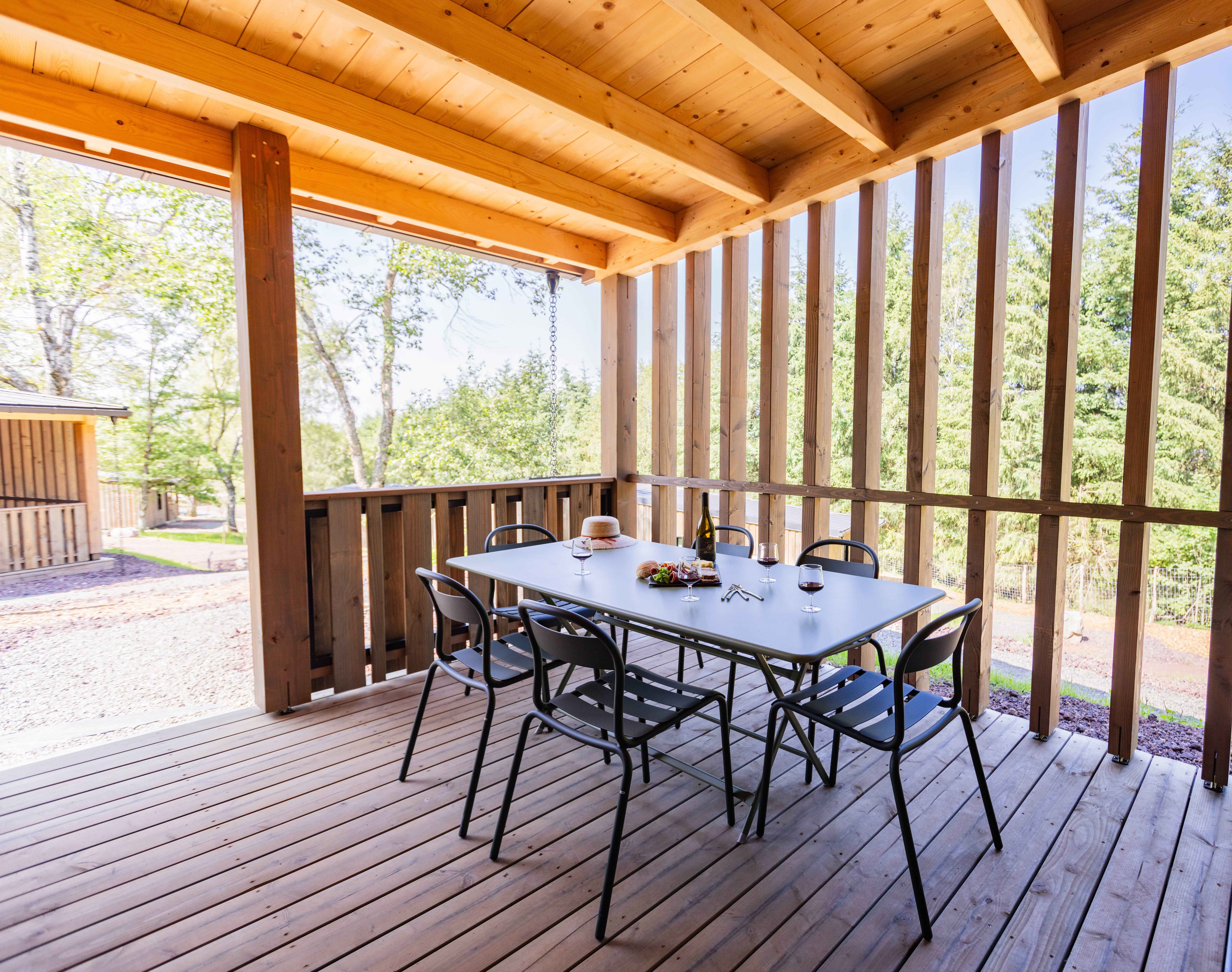 Lodge essentiel — Ecolodge avec vue sur le Volcan de Lemptégy à Puy-de-Dôme à Saint-Ours — environnement naturel