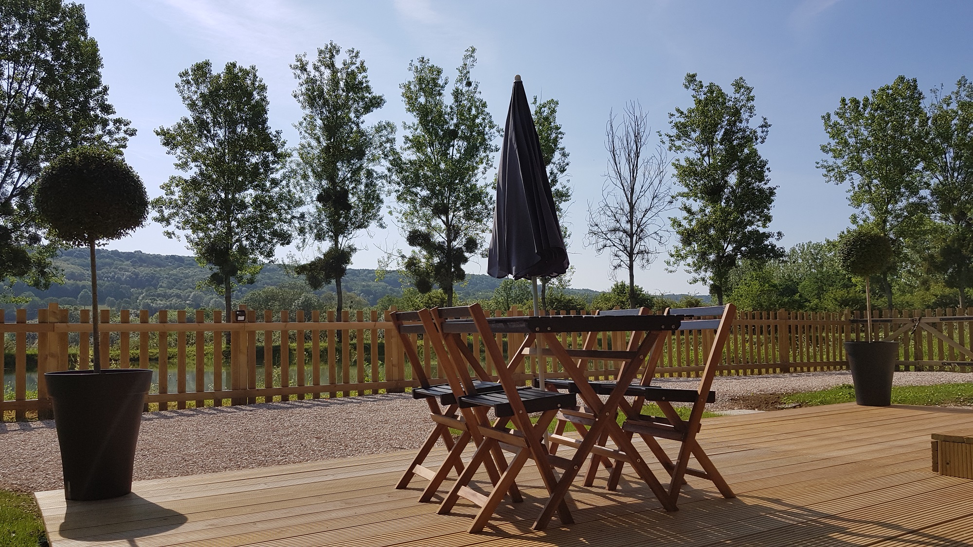 Tiny house moderne avec spa privatif en Bourgogne à Chassey — cuisine