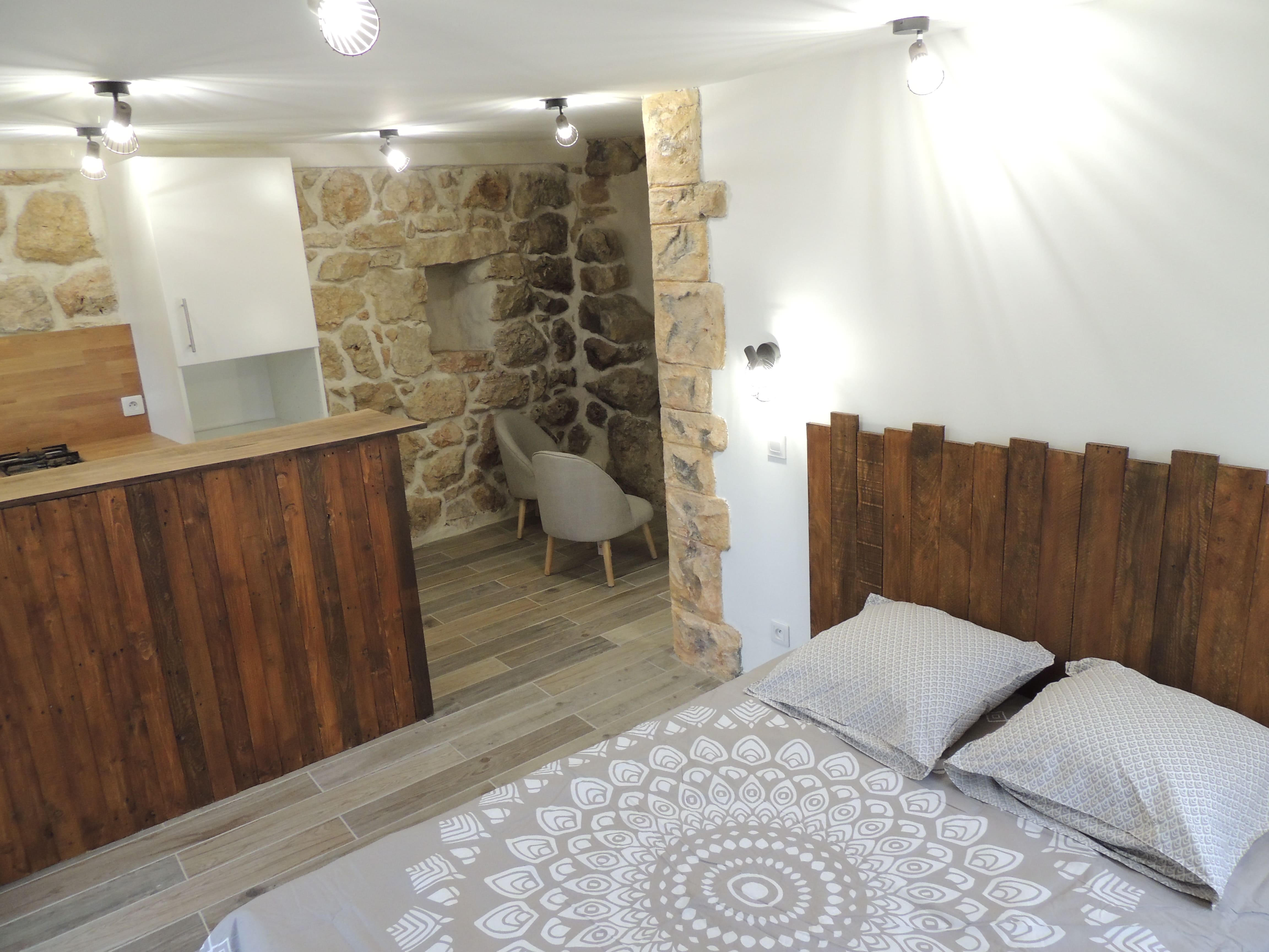 La Bergerie des Restanques : un cocon inclassable en Provence à Besse-Sur-Issole — vue intérieure