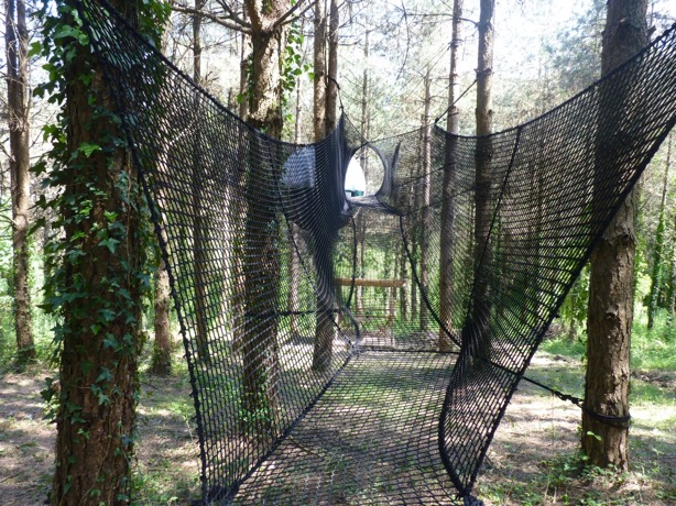 Un nid douillet en Aquitaine pour une escapade romantique à Loubieng — espace de vie