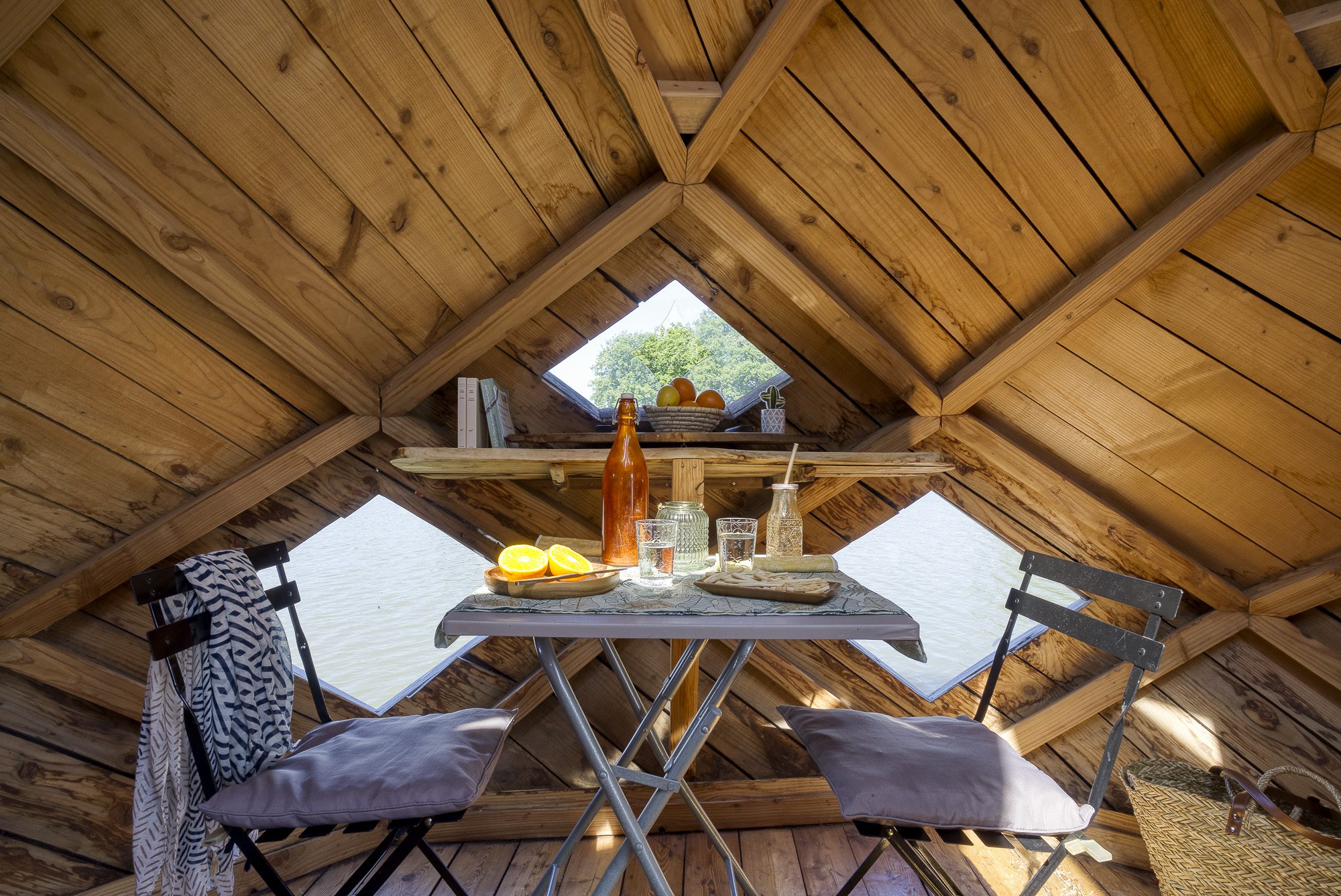 Cabane Prestige flottante Cocoon — Nuit insolite avec spa à Pressac (Vienne) à Pressac — environnement naturel