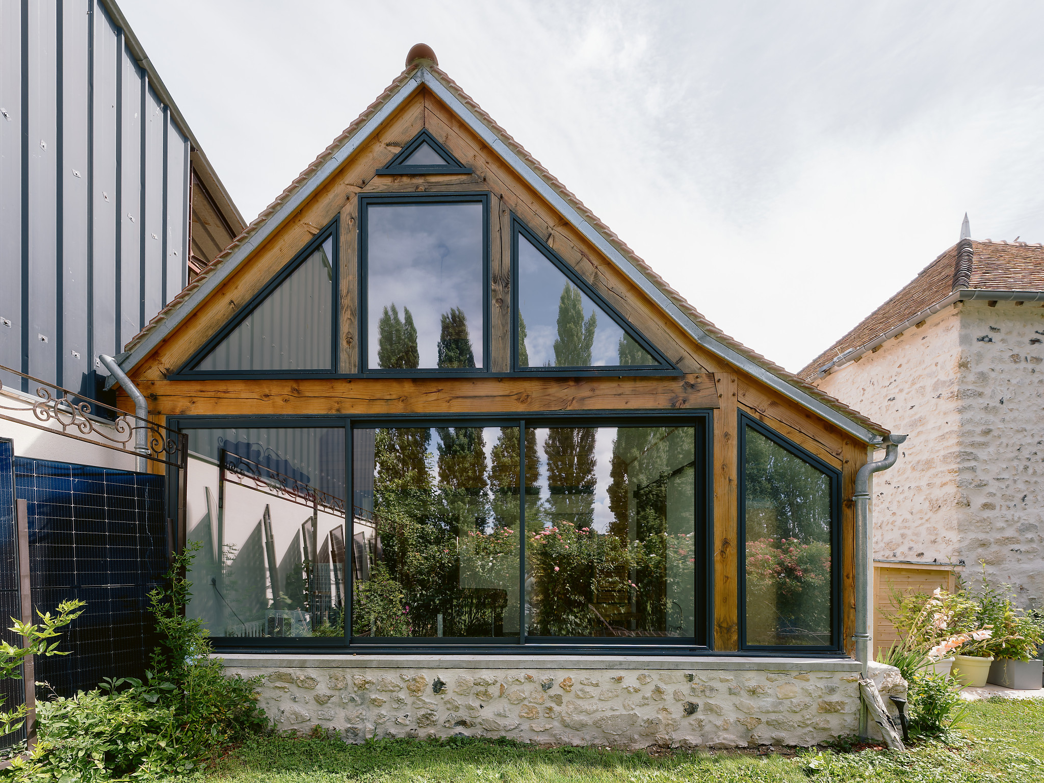 Bed & Bubbles — Suite romantique avec jacuzzi à Giverny à Giverny — espace de vie