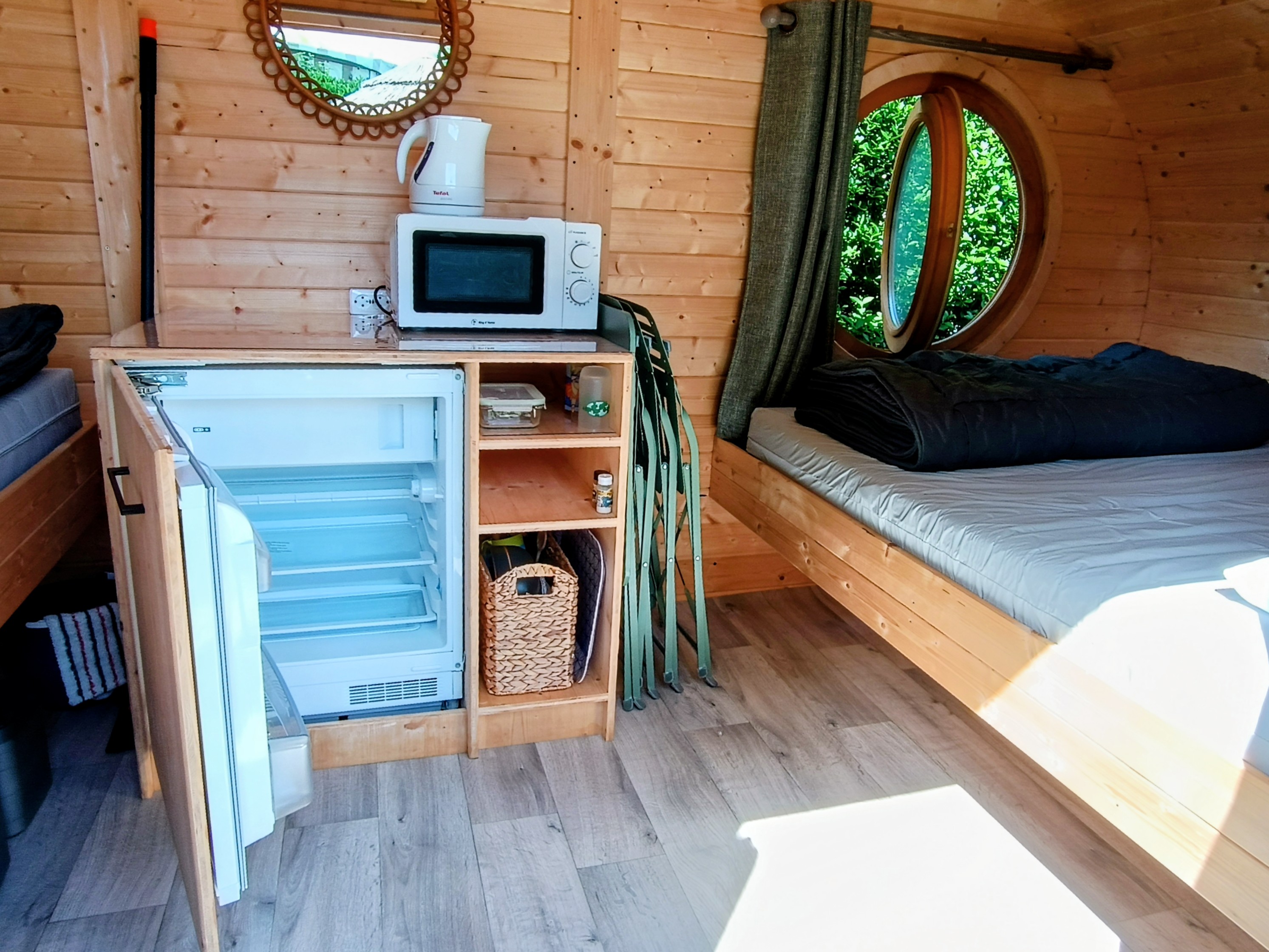 Cabane SIRÈNE — Séjour insolite avec spa à Ambon à Ambon — chambre