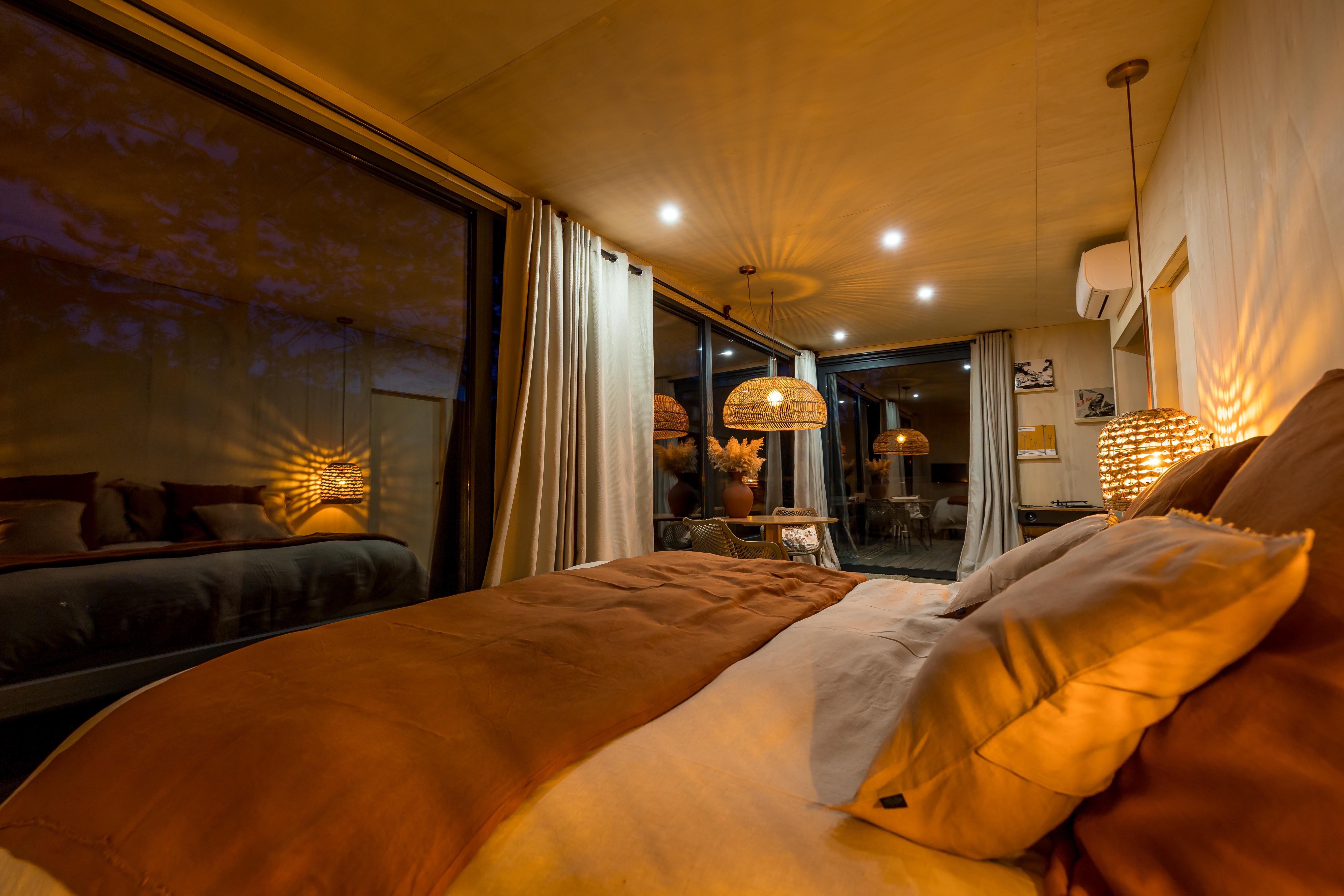 Le Lodge La Parenthèse — Cabane dans les arbres avec bain nordique à Dieulefit à Dieulefit — chambre