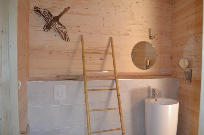 Lodge Evasion : une cabane immersive en Poitou-Charentes à Magné — cuisine